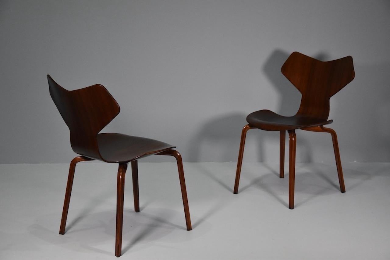 Set of Twelve Wooden Chairs Model Grand Prix by Arne Jacobsen for Fritz Hansen For Sale 4