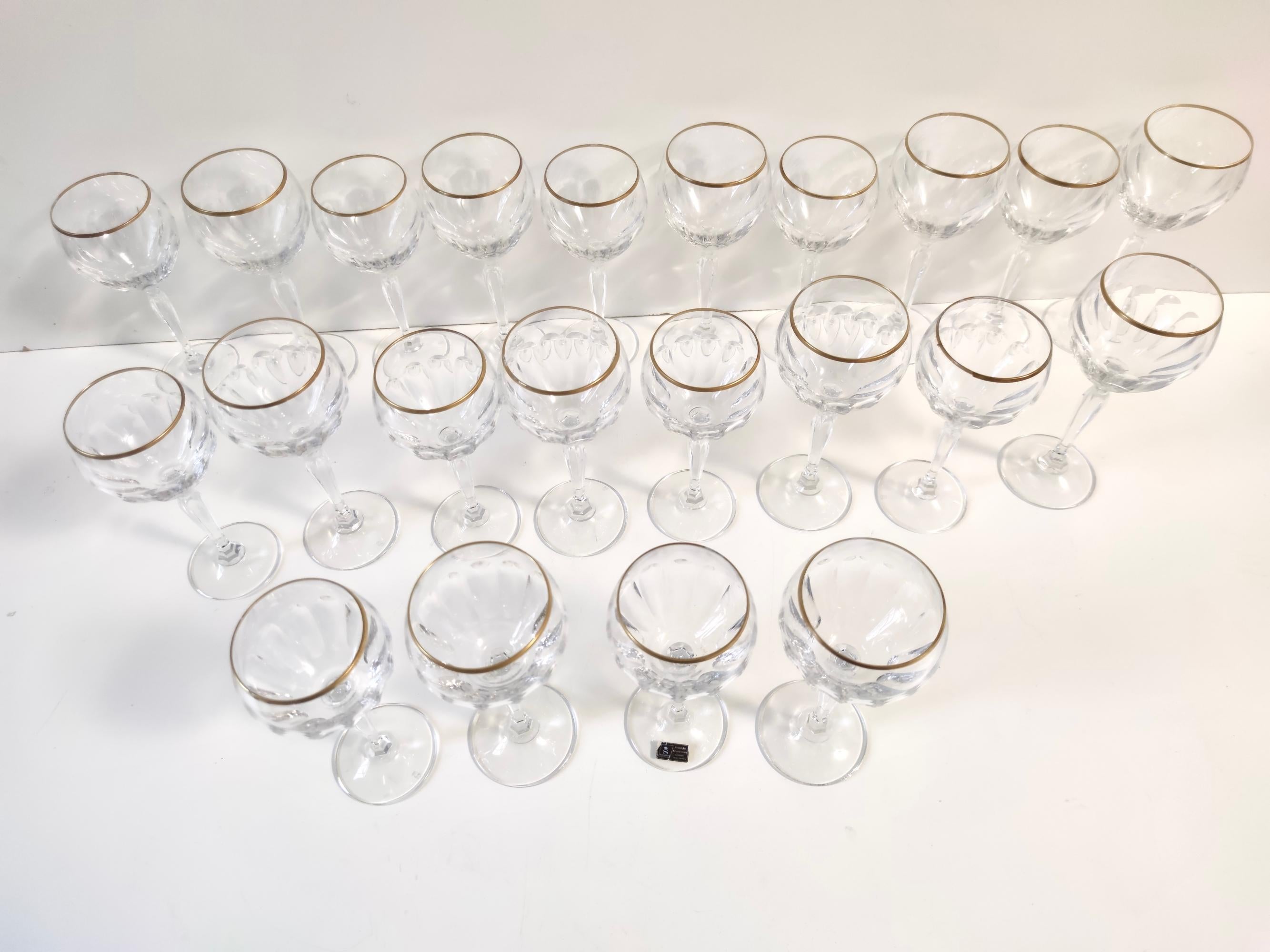 Set von zweiundzwanzig postmodernen Kristall-Getränkegläsern von Spiegelau, Deutschland im Zustand „Hervorragend“ im Angebot in Bresso, Lombardy