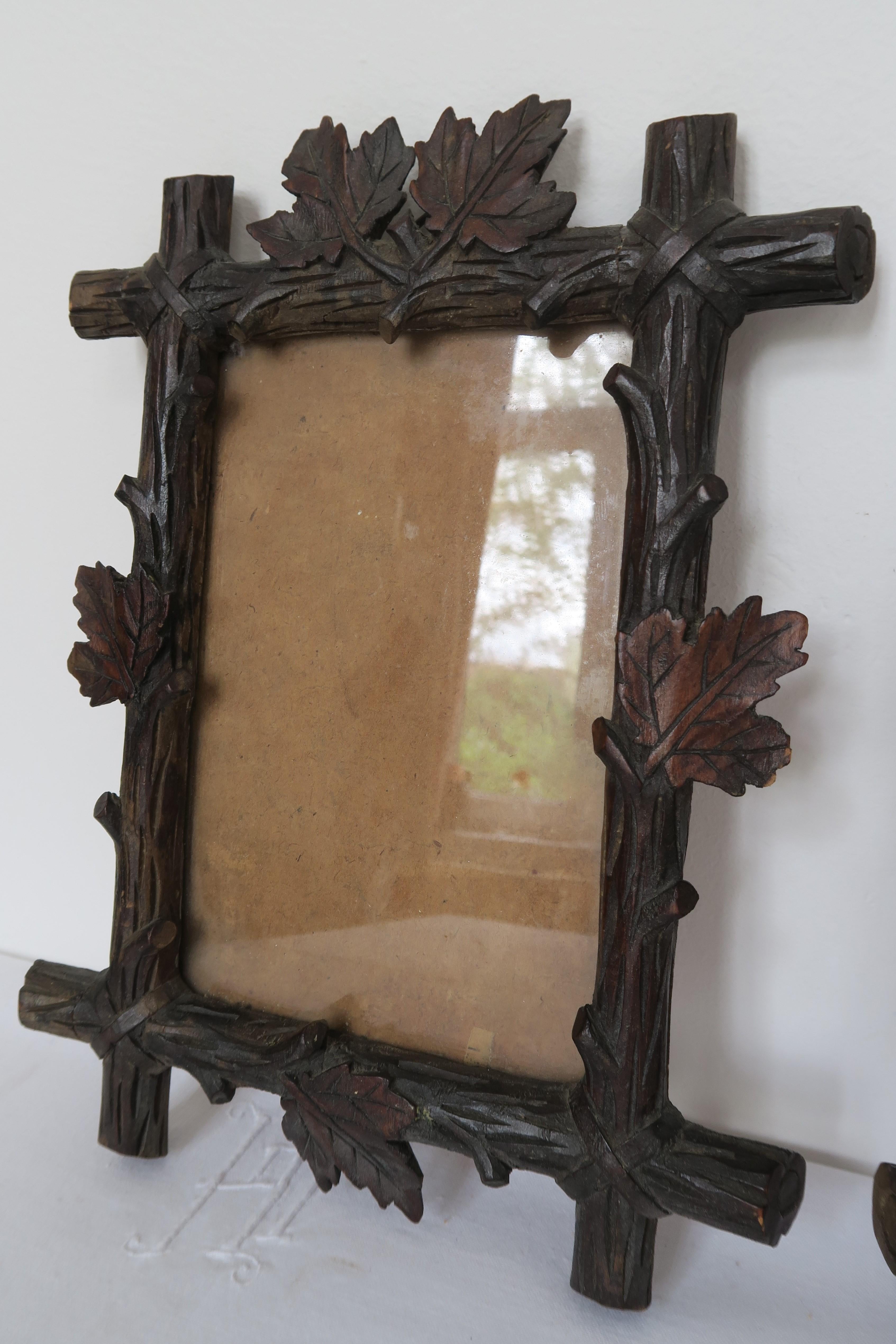 Set of Two 1880s Blackforest Pictureframes Made of Wood For Sale 1