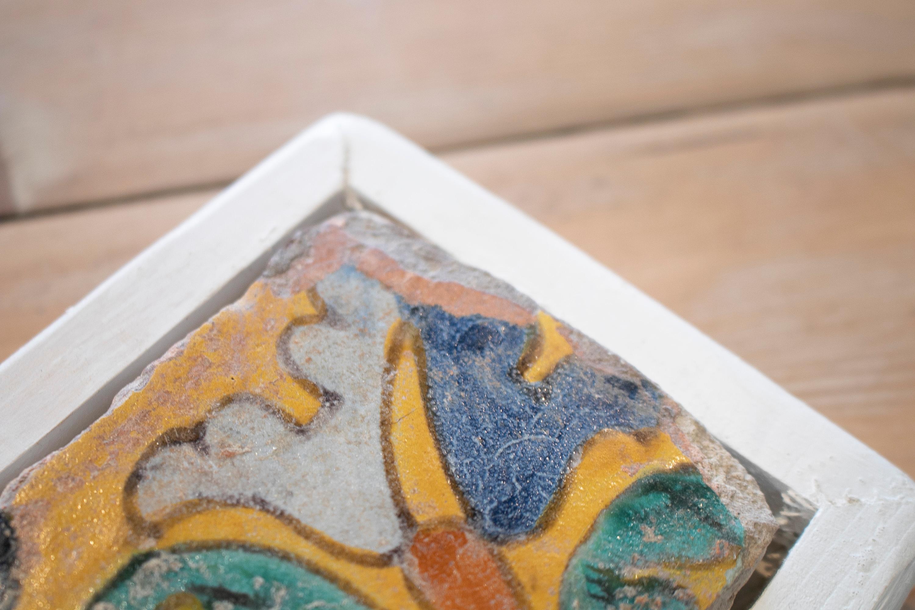 Ensemble de deux carreaux de céramique émaillée peints à la main et à motifs du 18ème siècle en Espagne  Bon état - En vente à Marbella, ES