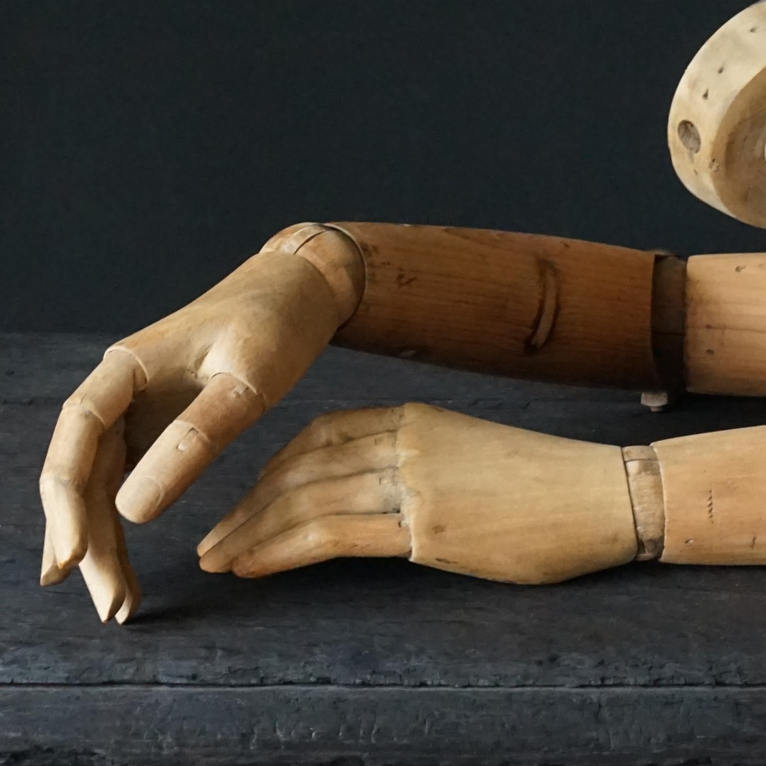 Set of Two 1900s French Articulated Life-Size Natural Wooden Mannequin's Arms 7
