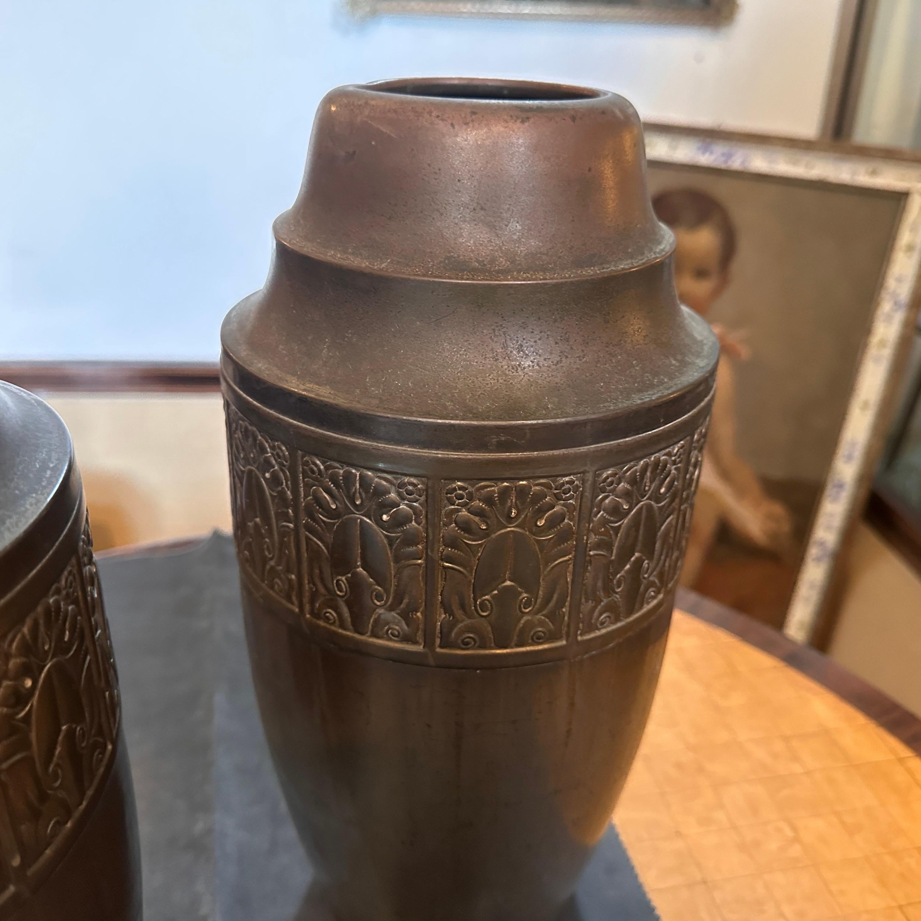 Set of Two 1930s Art Deco Copper Italian Vases  For Sale 6