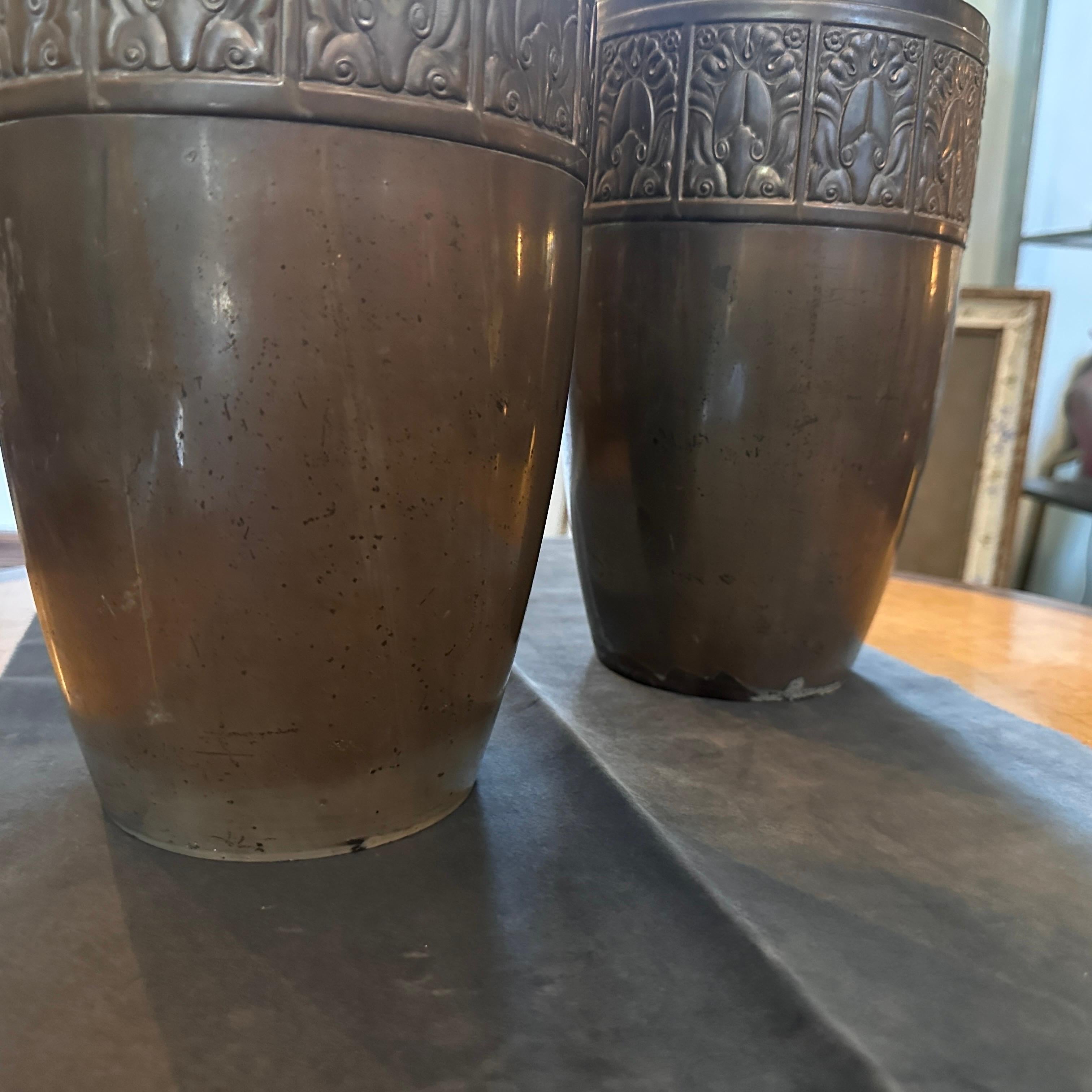 Set of Two 1930s Art Deco Copper Italian Vases  For Sale 5
