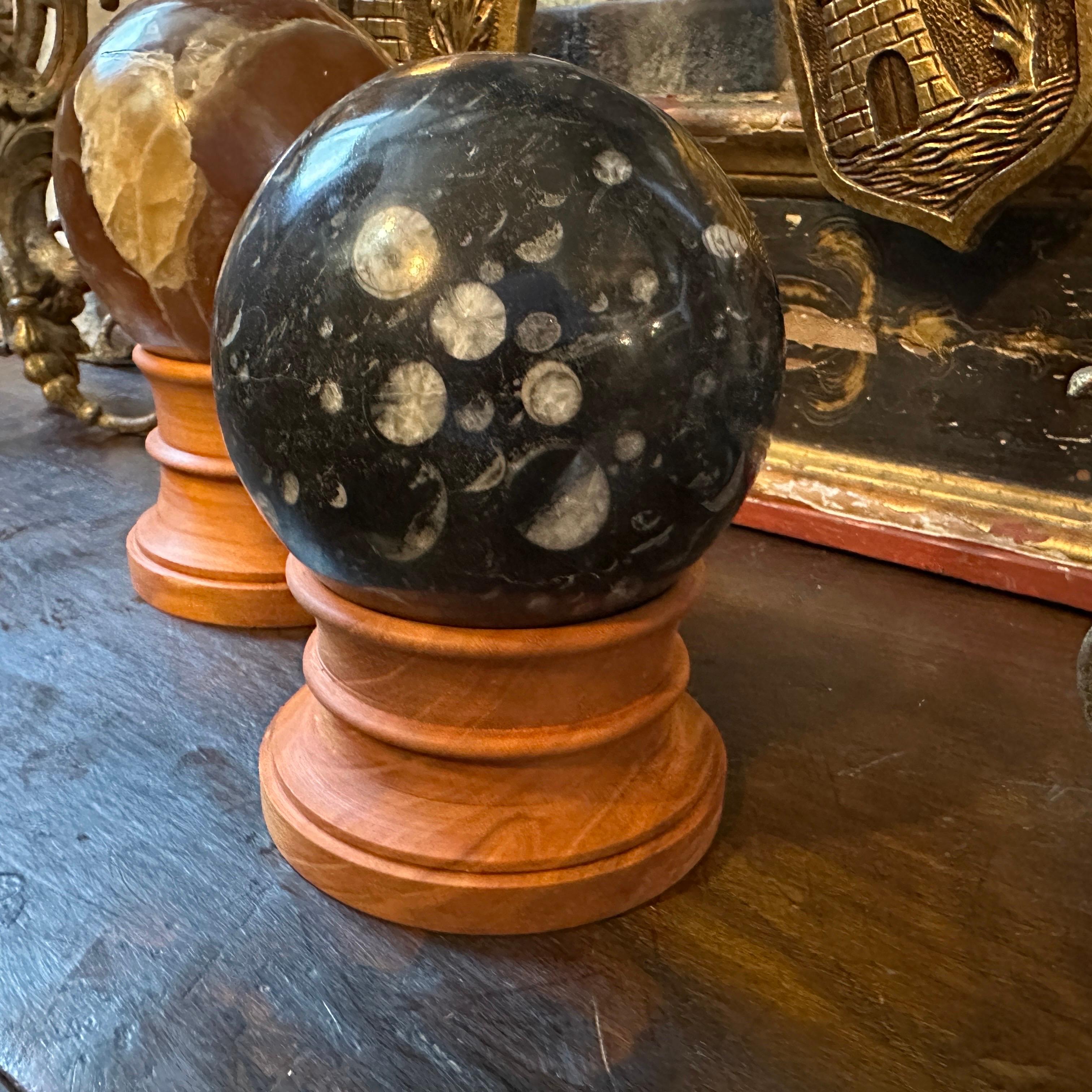 Set of two Art Deco Italian Marble Spheres on Cherry Wood Stand For Sale 6