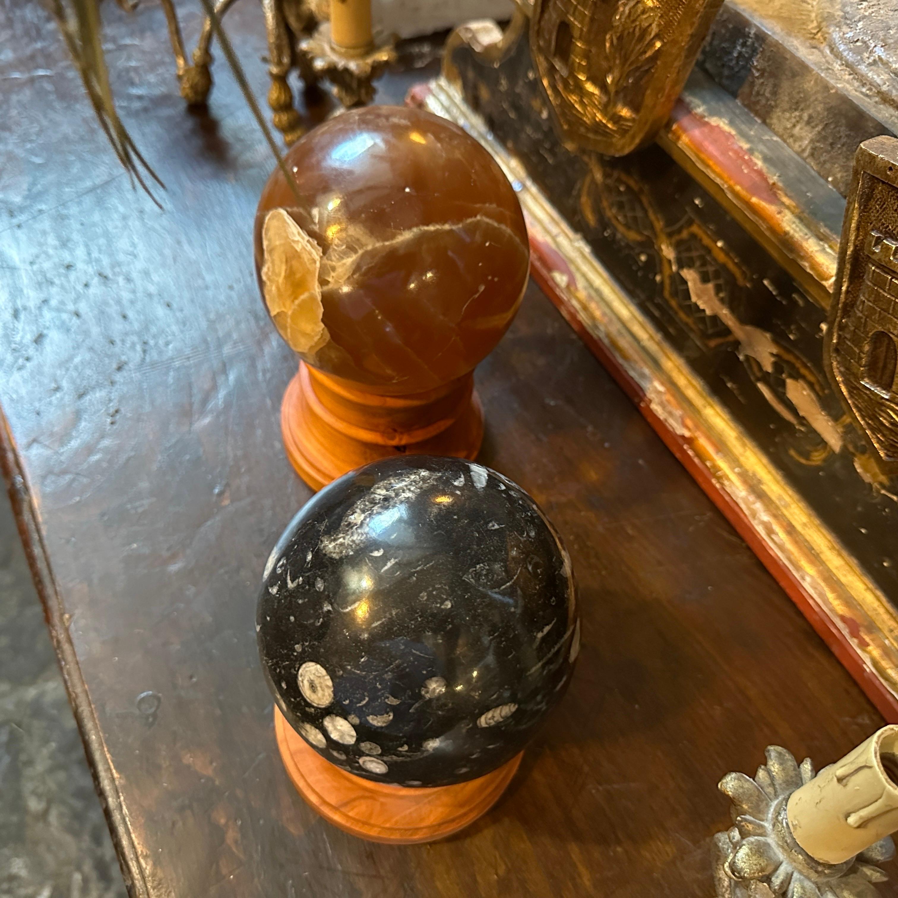 Set of two Art Deco Italian Marble Spheres on Cherry Wood Stand For Sale 4