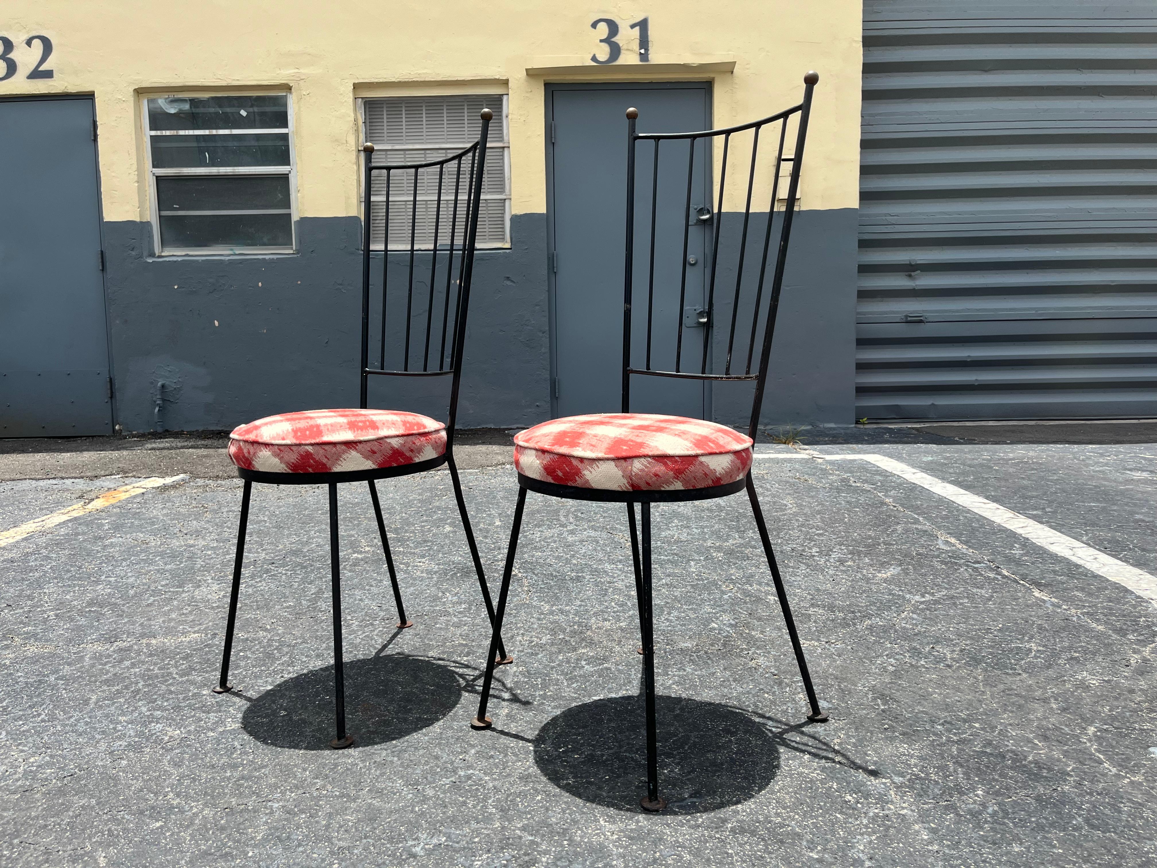 Juego de dos sillas auxiliares de hierro de los años 50, Mid Century Modern en venta 3