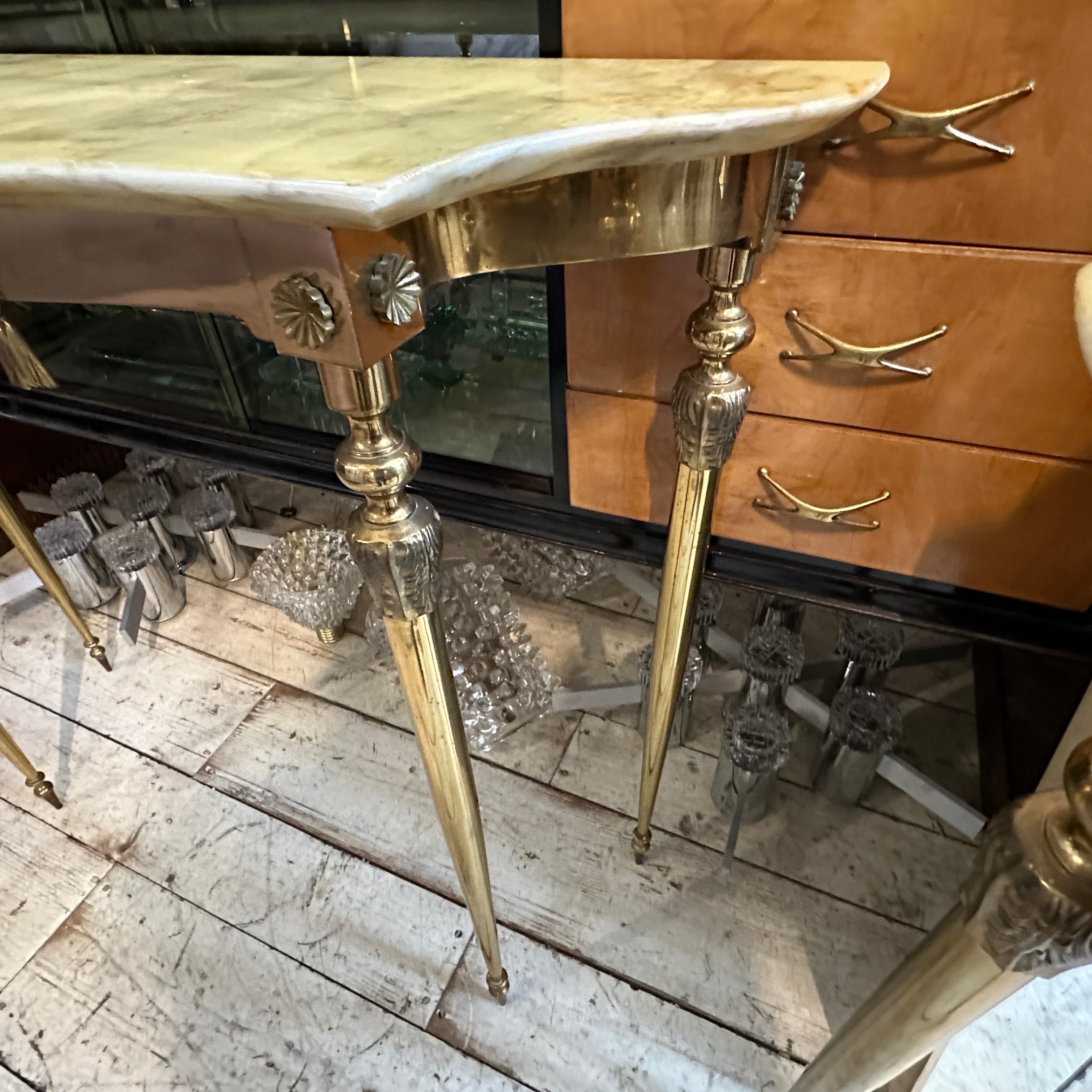Set of Two 1950s Neoclassical Brass and Onyx Marble Italian Console Tables 10