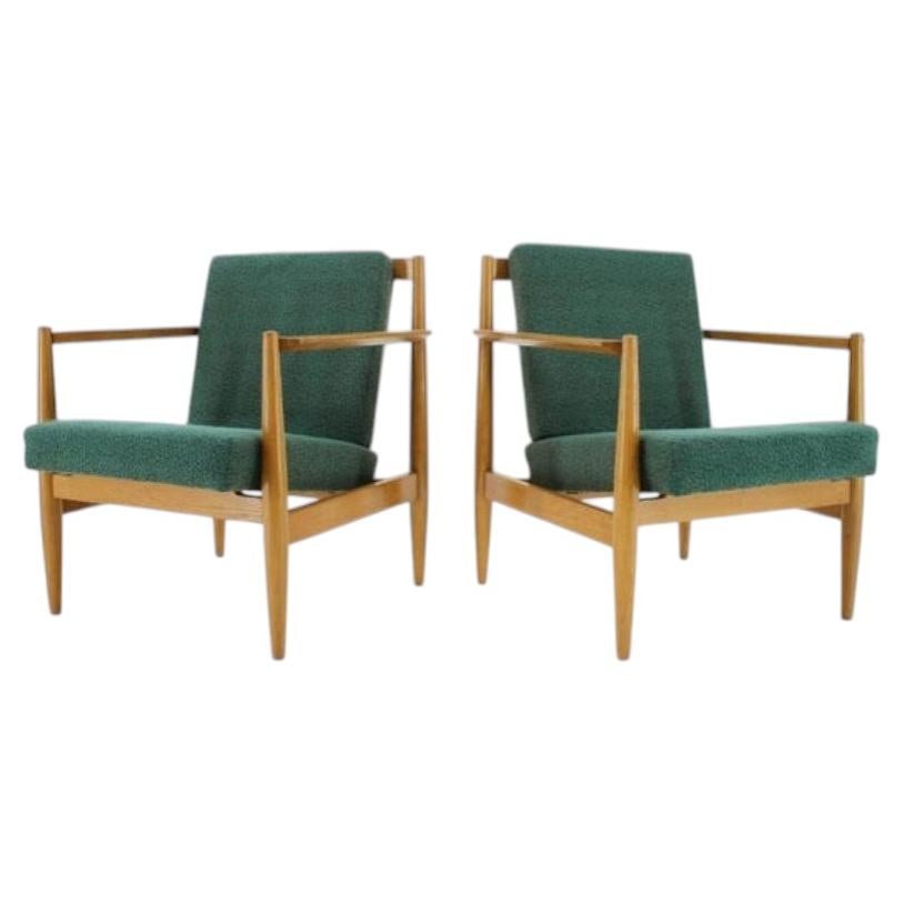 Set of Two 1960s Czechoslovakian Armchairs by Ton For Sale