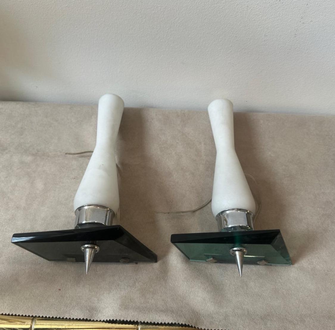 Set of Two 1960s Fontana Arte Style Mid-Century Modern Italian Wall Sconces In Good Condition For Sale In Aci Castello, IT