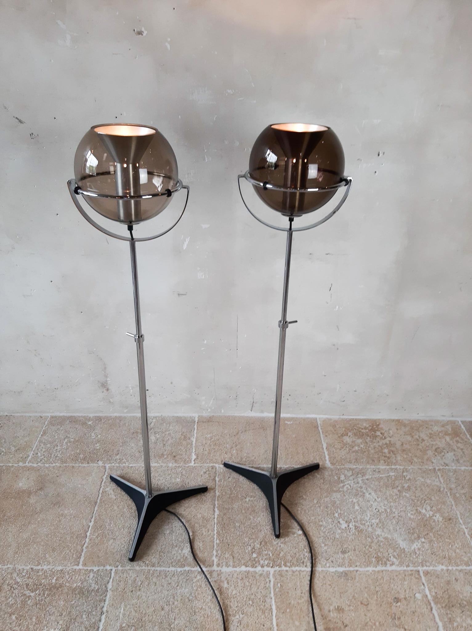 Set of Two 1960s Globe Floor Lamps by Frank Ligtelijn for RAAK Amsterdam 8