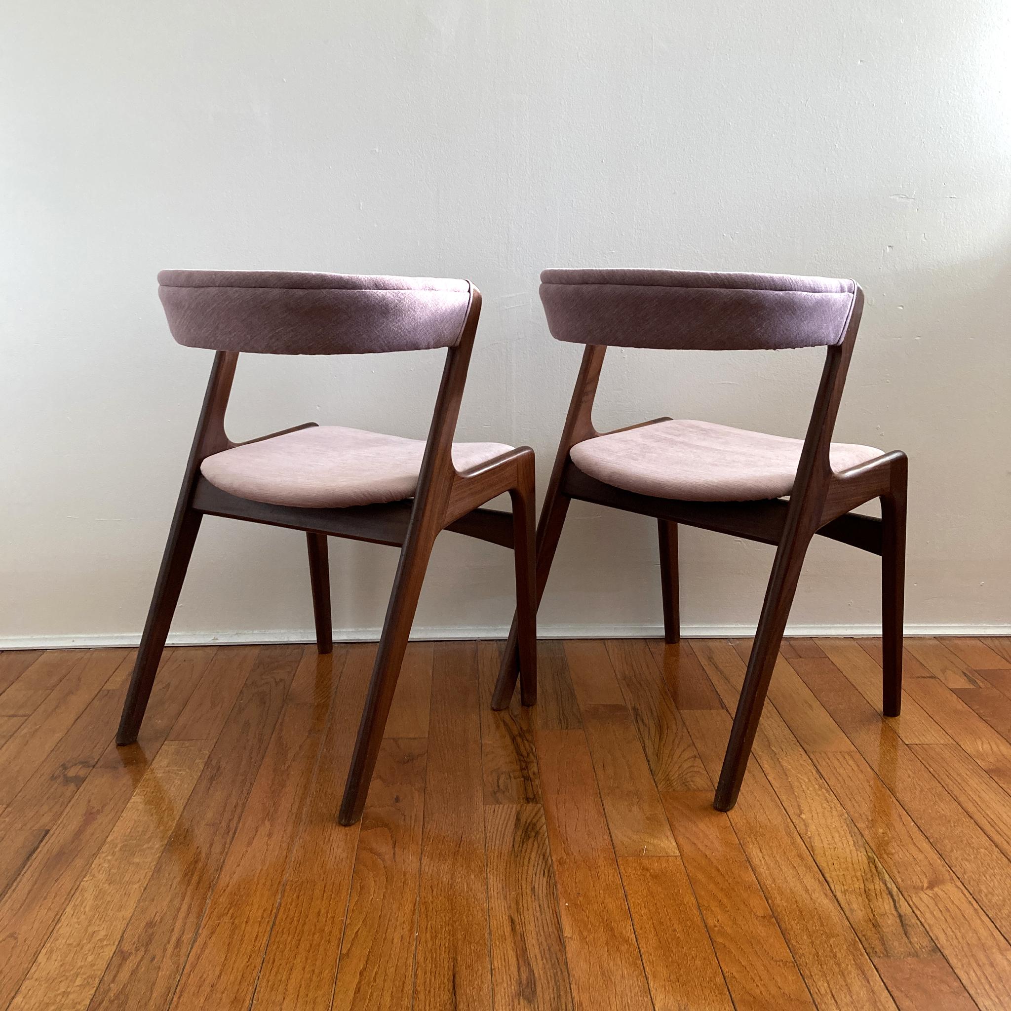 Mid-Century Modern Kai Kristiansen Mauve Pink Curved Back Dining Side Chairs, 1960s, Pair of Two For Sale