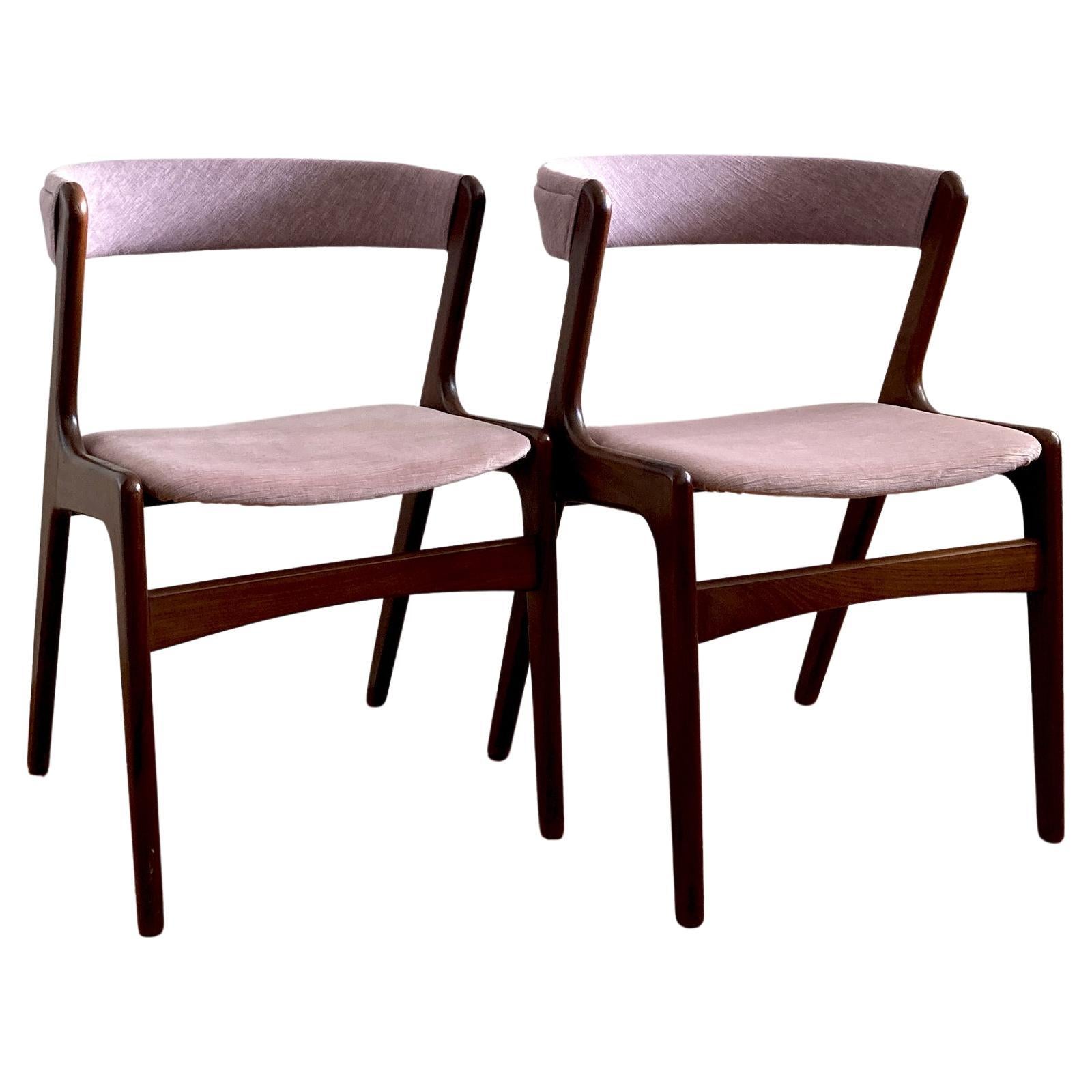 Kai Kristiansen Mauve Pink Curved Back Dining Side Chairs, 1960s, Pair of Two For Sale