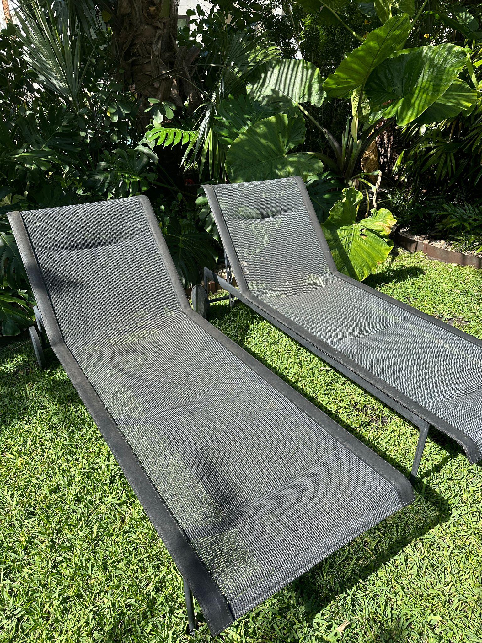 1966 Adjustable Chaise
Richard Schultz  1966
Richard Schultz's adjustable chaise lounge has been punctuating the patios, porches and pools of modern homes around the world for over 50 years. And it's never looked fresher.

Seat and back are woven