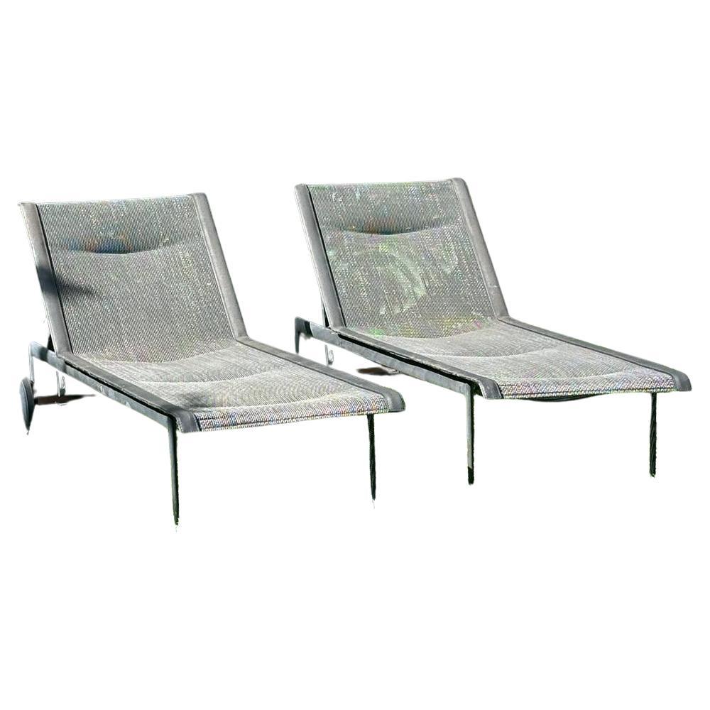 Set of two 1966 Adjustable Chaise - Original Design  Knoll by  Richard Schultz For Sale