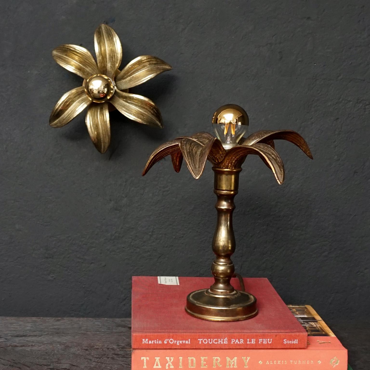 Set of Two 1970s Hollywood Regency Belgium Willy Daro Brass Flower Table Lights 5