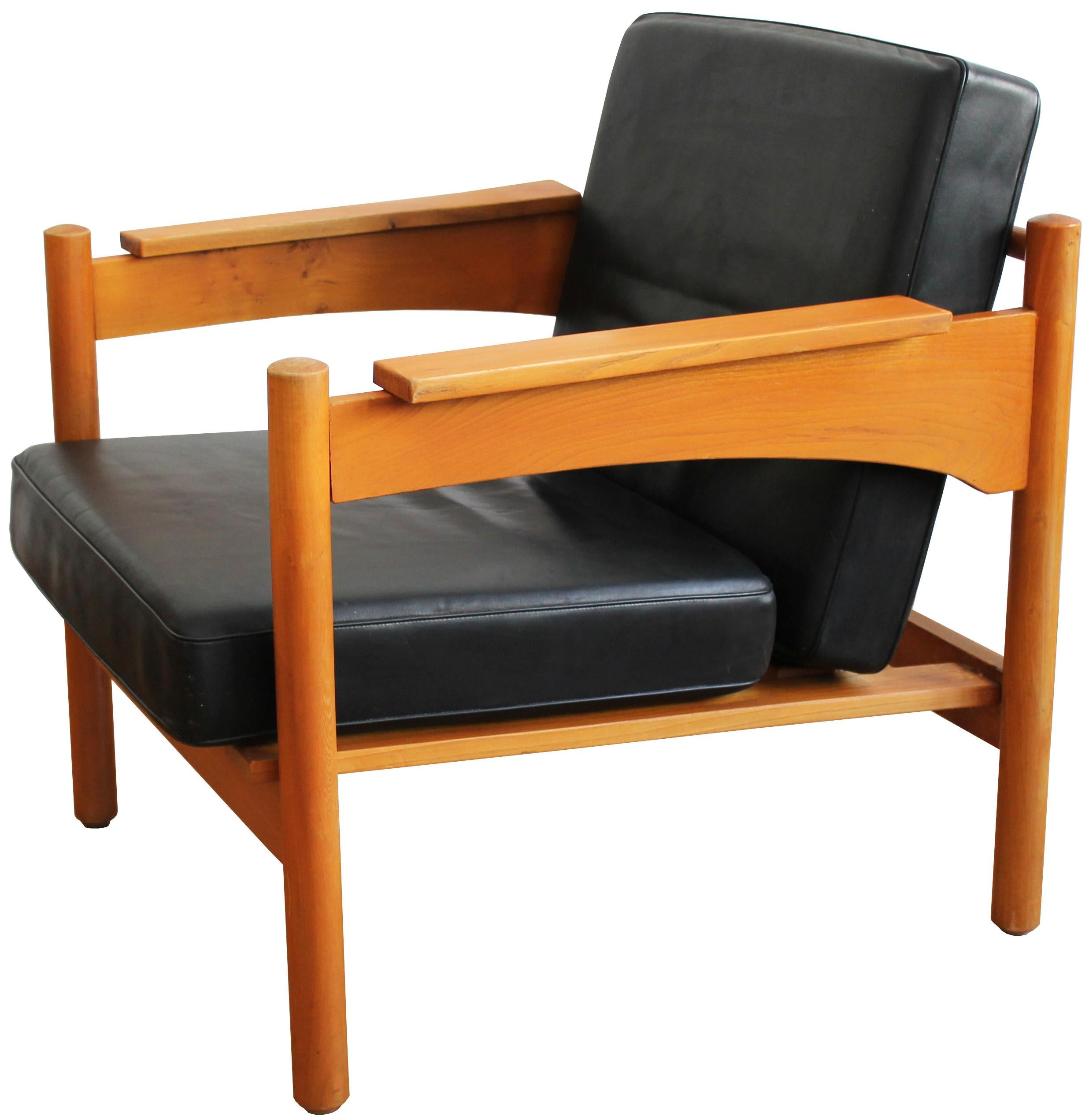Mid-Century Modern Set of Two 1970s Leather Armchairs