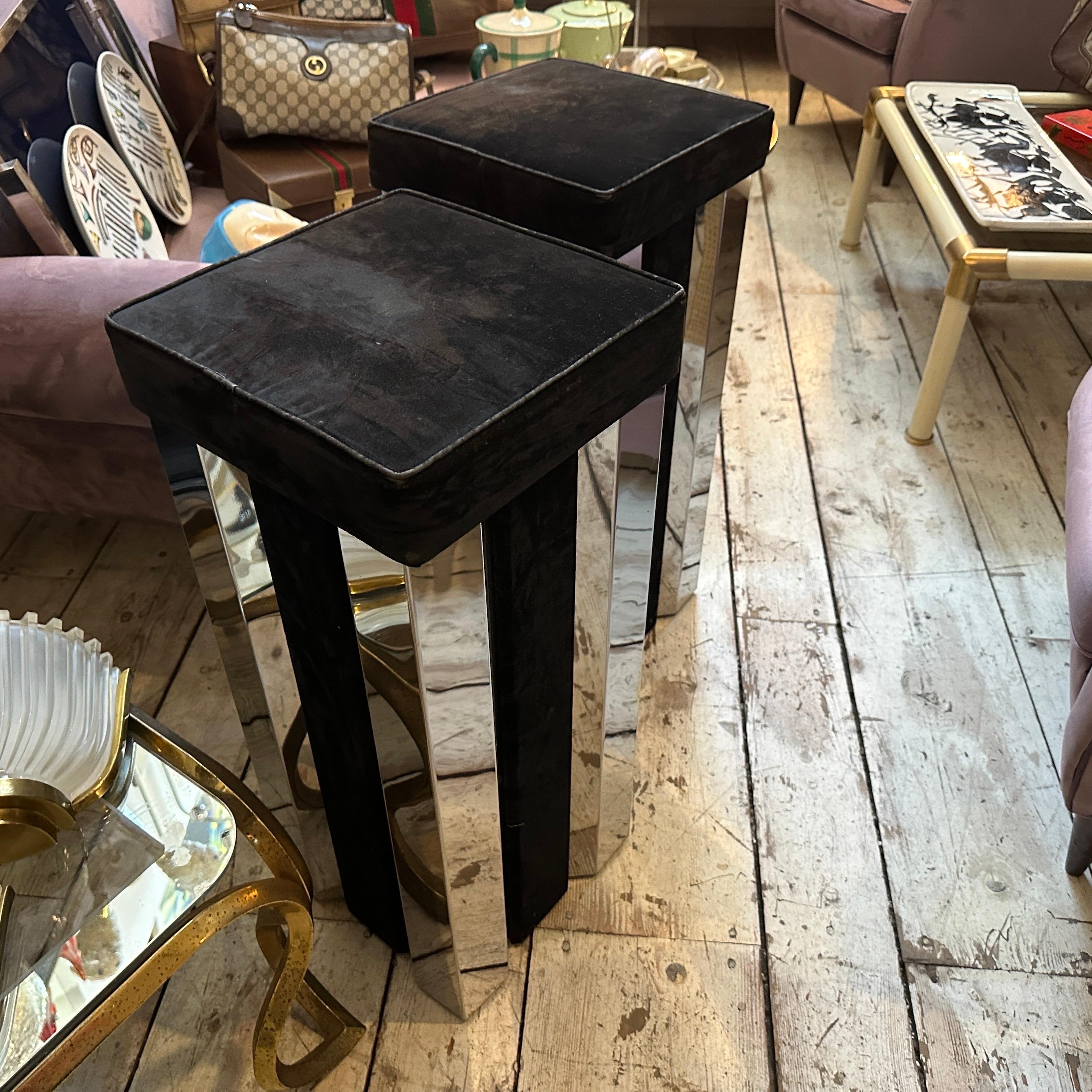 Ensemble de deux tabourets de bar italiens carrés en acier et velours, de style mi-siècle moderne, des années 1970 en vente 7