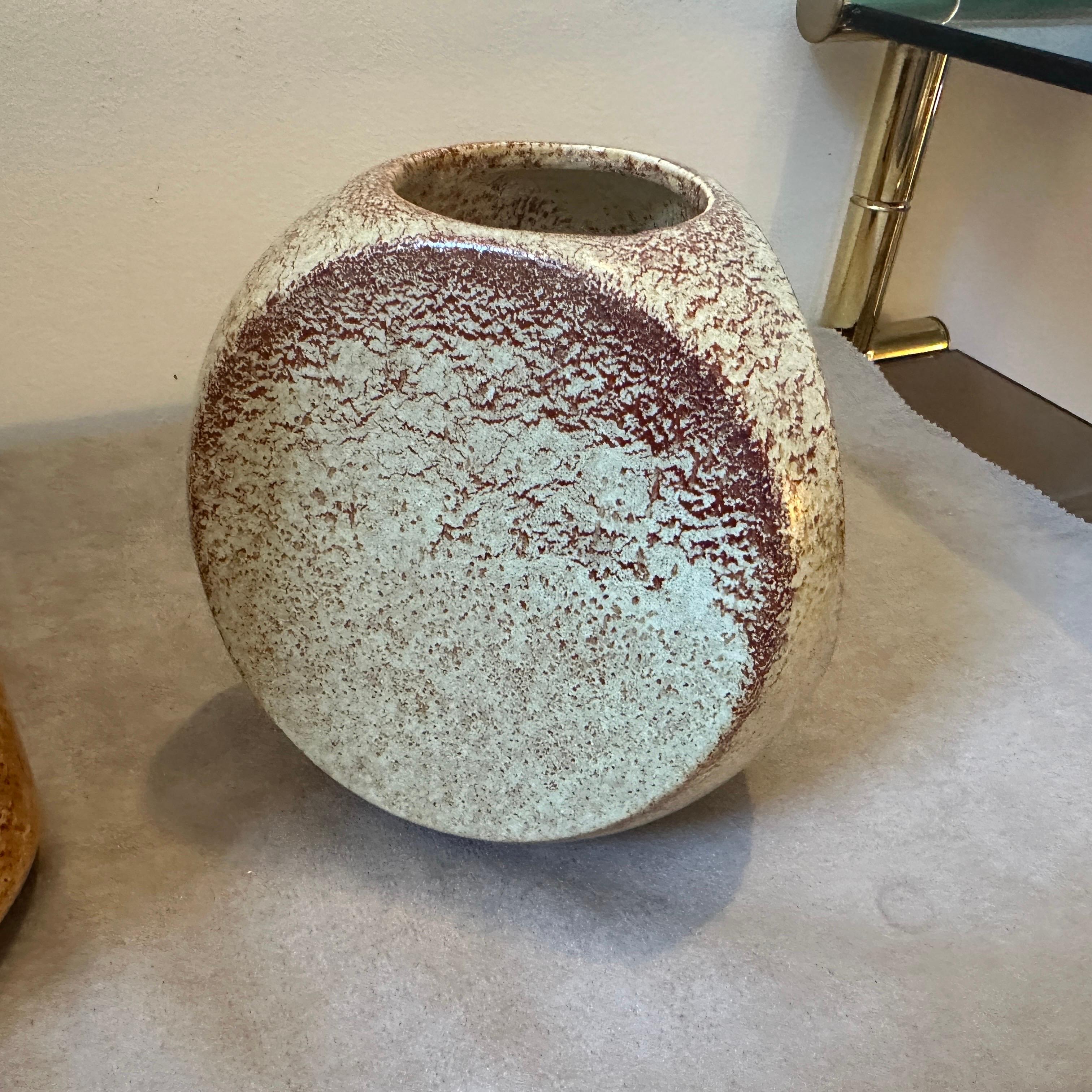 Ensemble de deux vases italiens en céramique moderniste des années 1970 par Bertoncello en vente 1