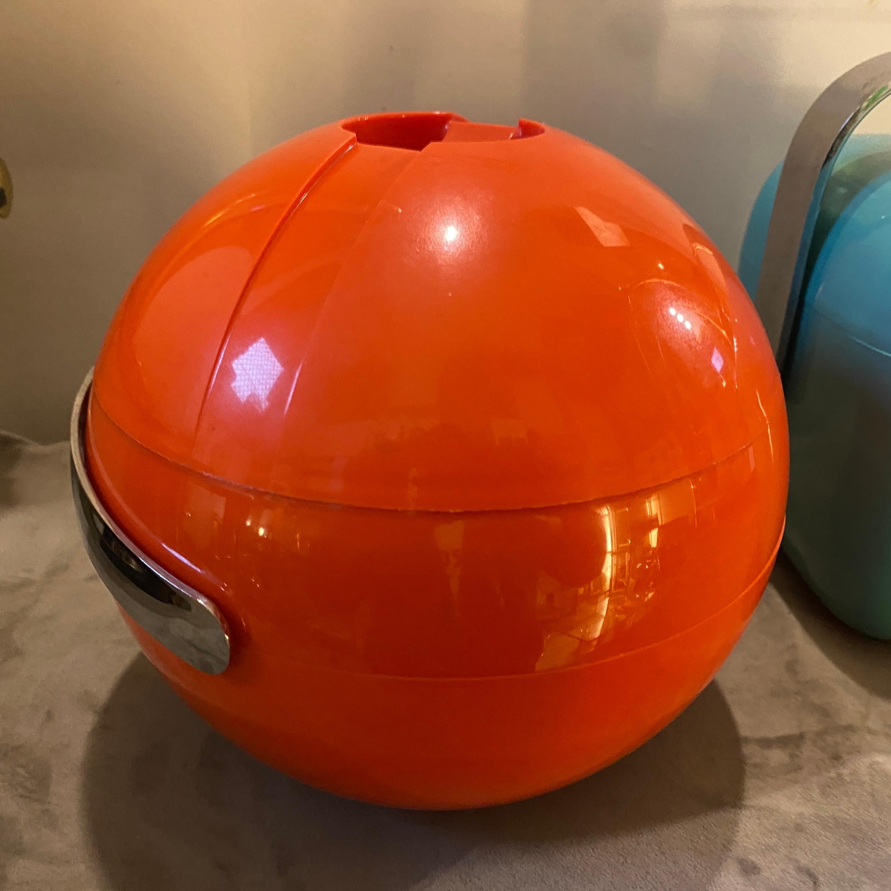 Set of Two 1970s Modernist Italian Ice Bucket by Guzzini 2