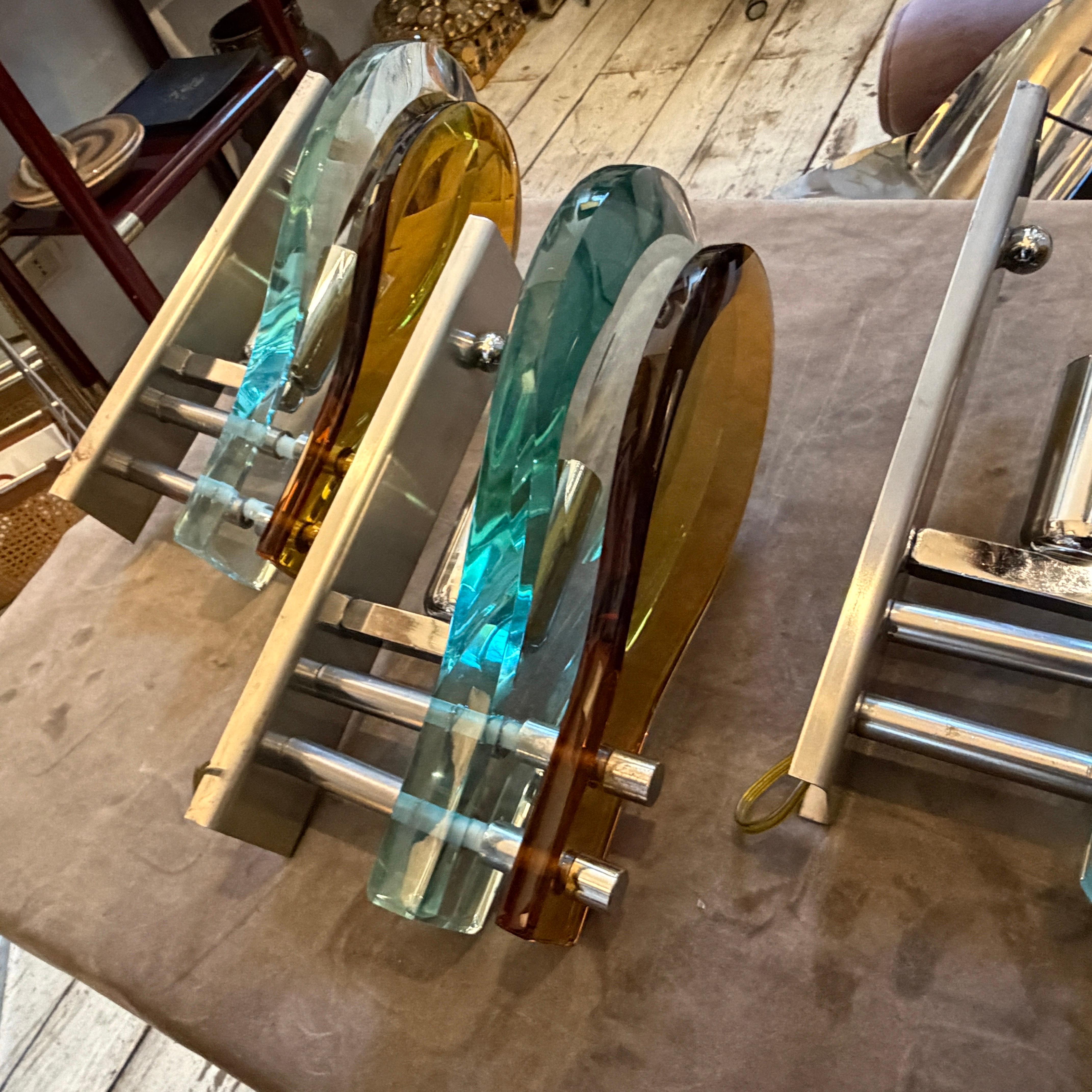 Set of Two 1970s Space Age Amber and Green Heavy Glass Wall Sconces by Veca in vendita 3