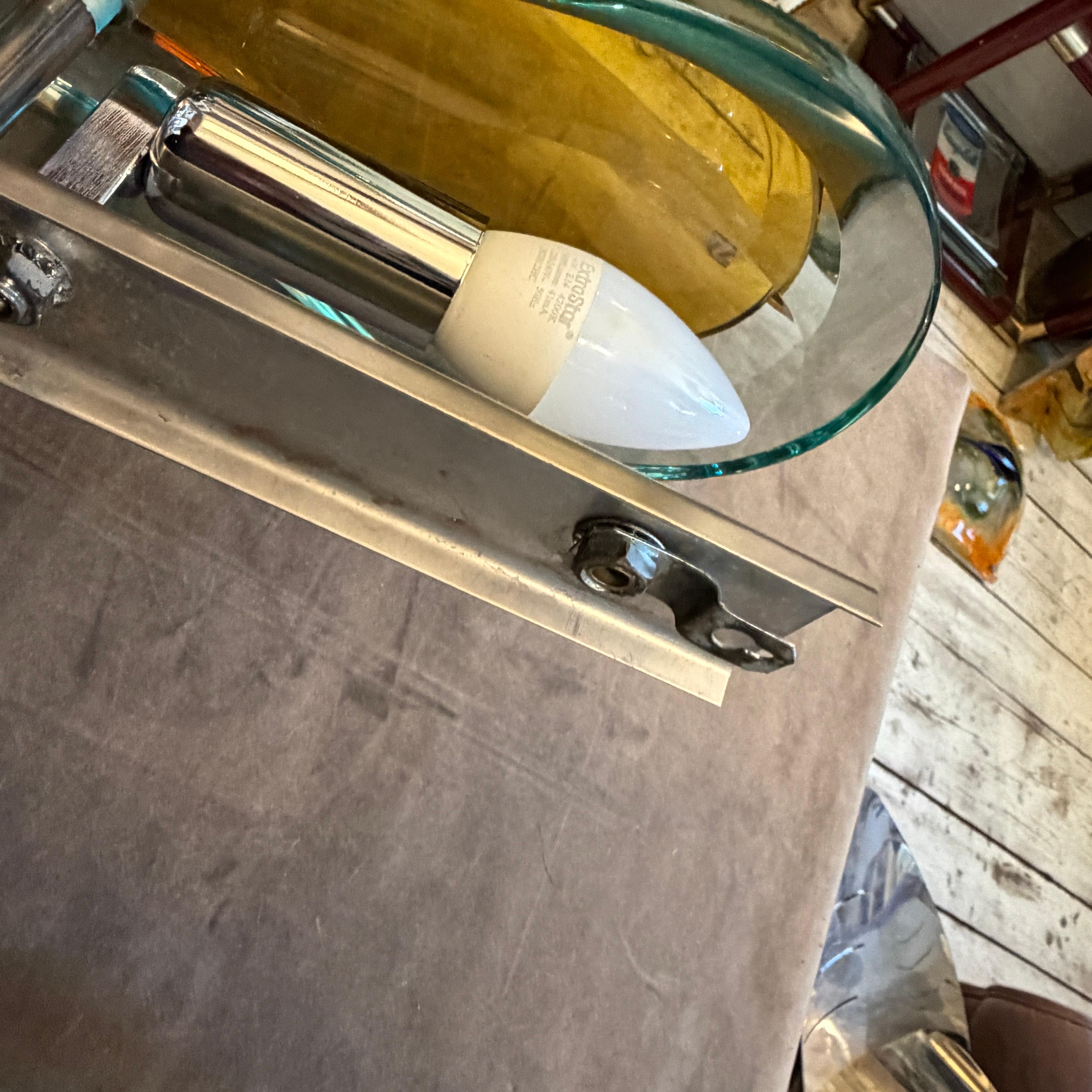 Set of Two 1970s Space Age Amber and Green Heavy Glass Wall Sconces by Veca in vendita 4