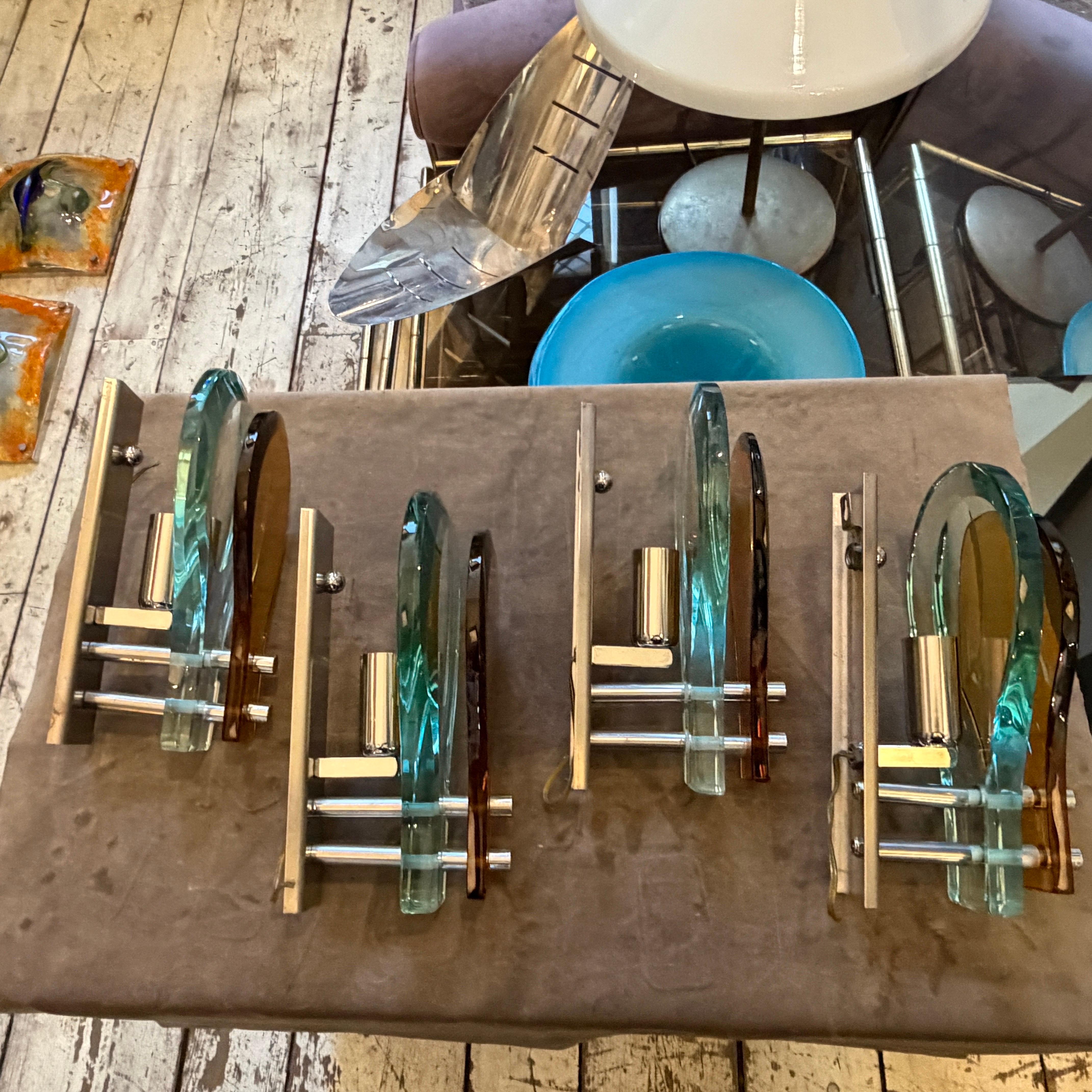 Set of Two 1970s Space Age Amber and Green Heavy Glass Wall Sconces by Veca in vendita 5