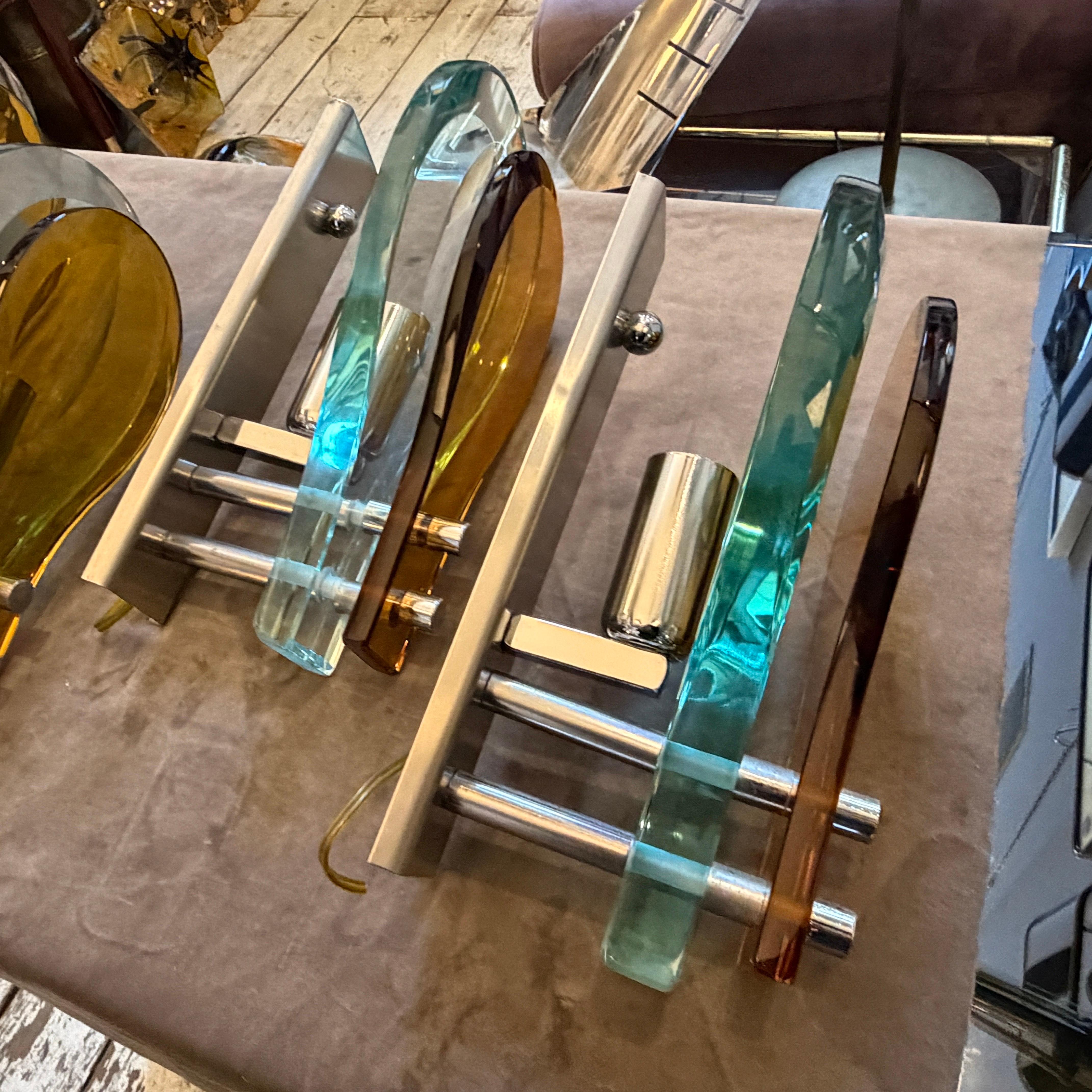 Set of Two 1970s Space Age Amber and Green Heavy Glass Wall Sconces by Veca in vendita 7