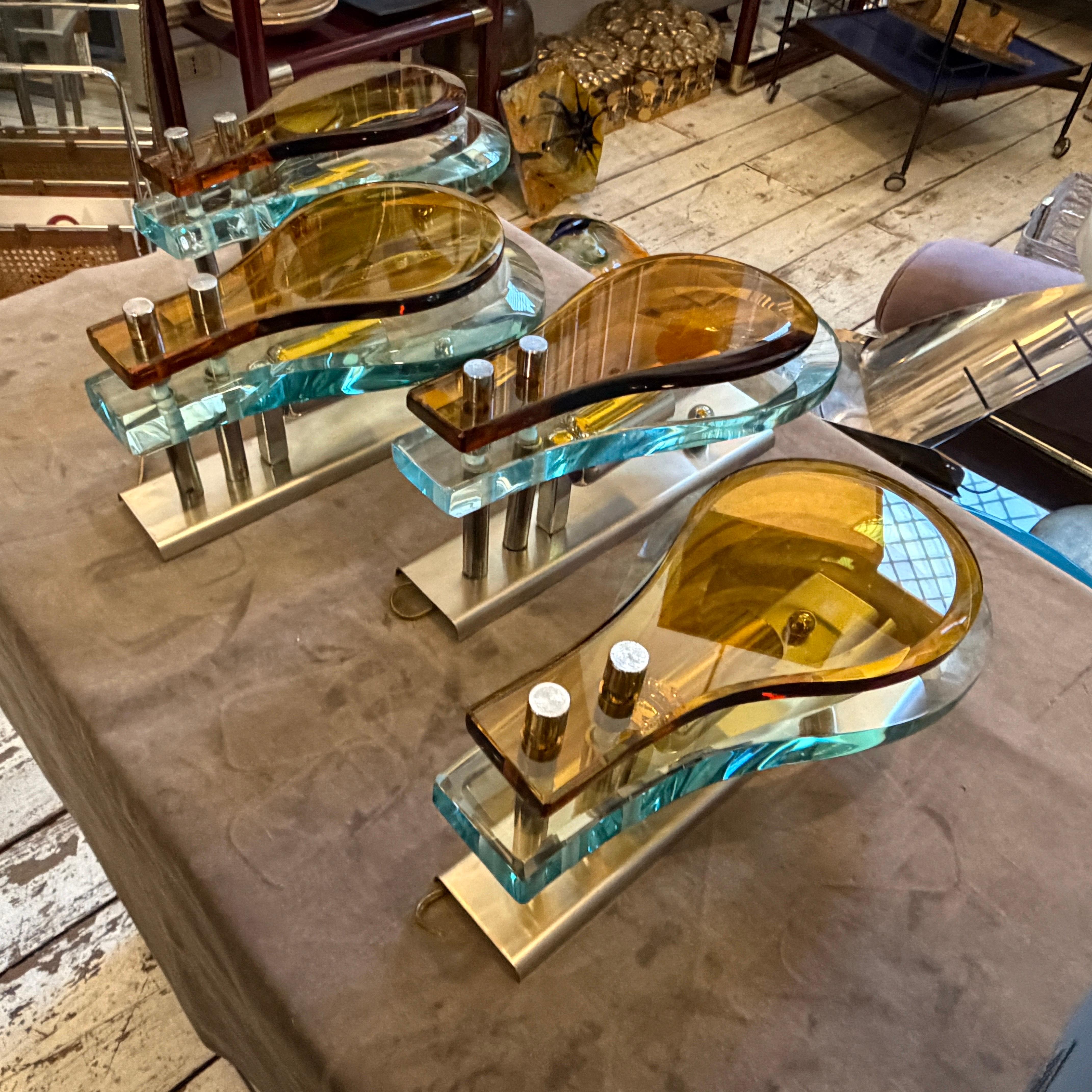 Set of Two 1970s Space Age Amber and Green Heavy Glass Wall Sconces by Veca in vendita 11