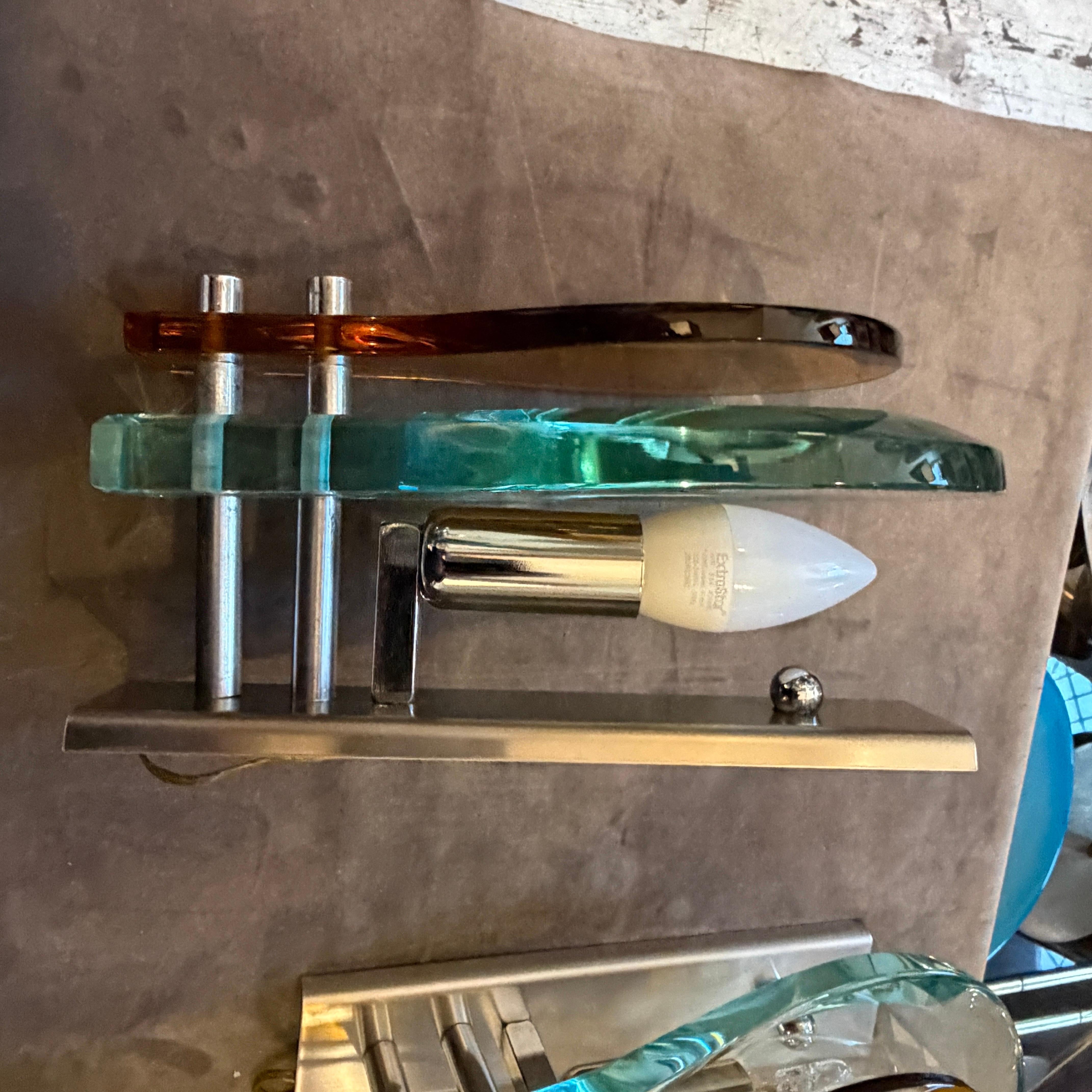 Set of Two 1970s Space Age Amber and Green Heavy Glass Wall Sconces by Veca in vendita 2