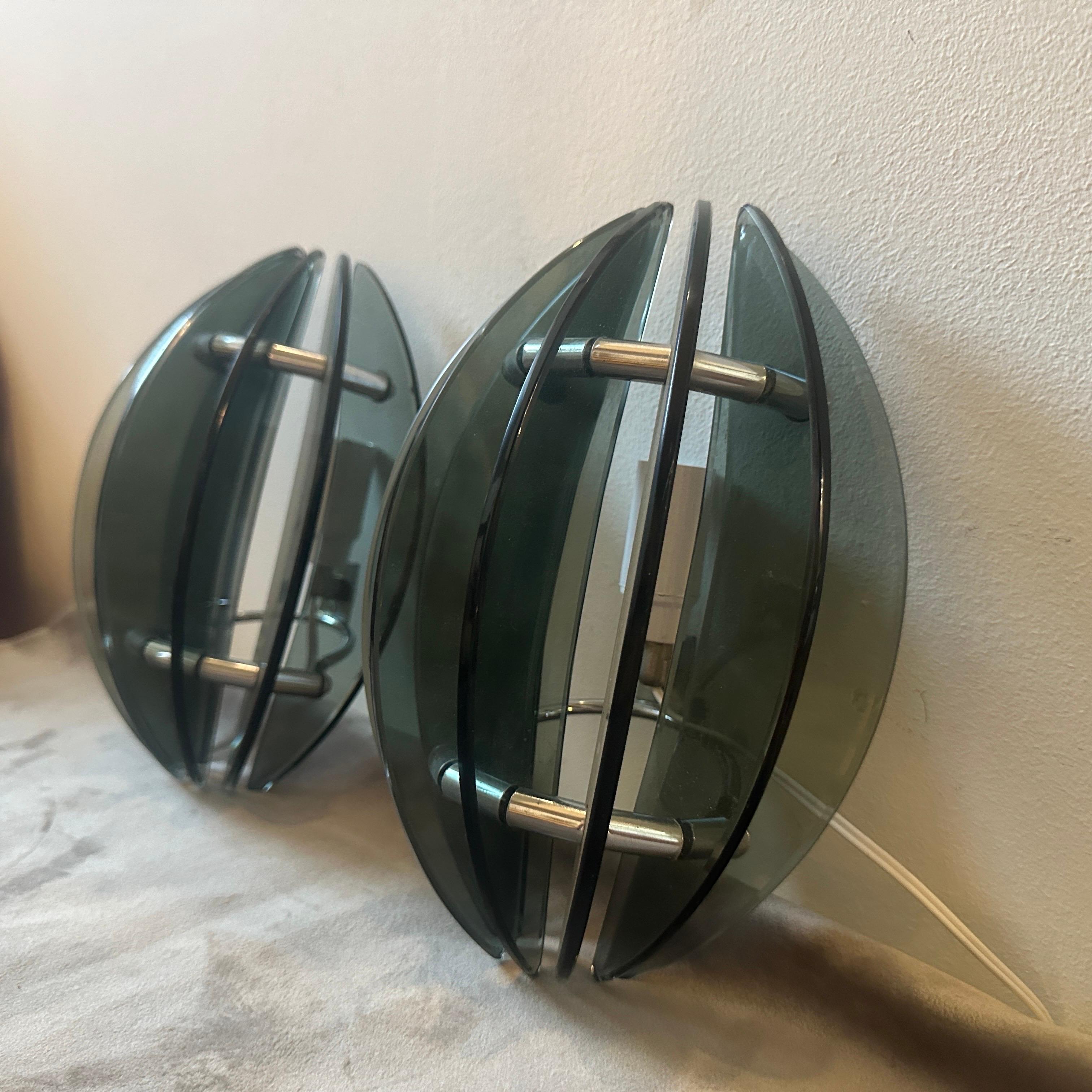 Set of Two 1970s Space Age Glass and Chromed Metal Italian Wall Sconces by Veca For Sale 1