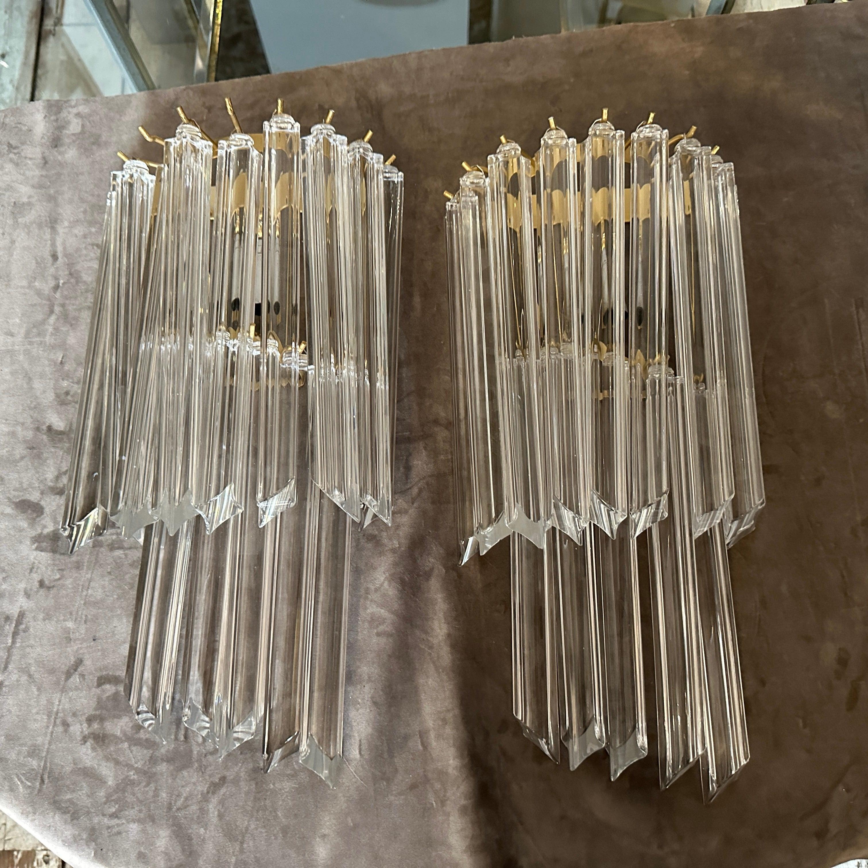 italien Ensemble de deux appliques murales en verre de Murano transparent, style Venini, datant des années 1970 et de style moderne du milieu du siècle dernier en vente