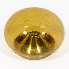 Juego de dos lámparas de techo de pared de cristal ámbar vintage de los años 70