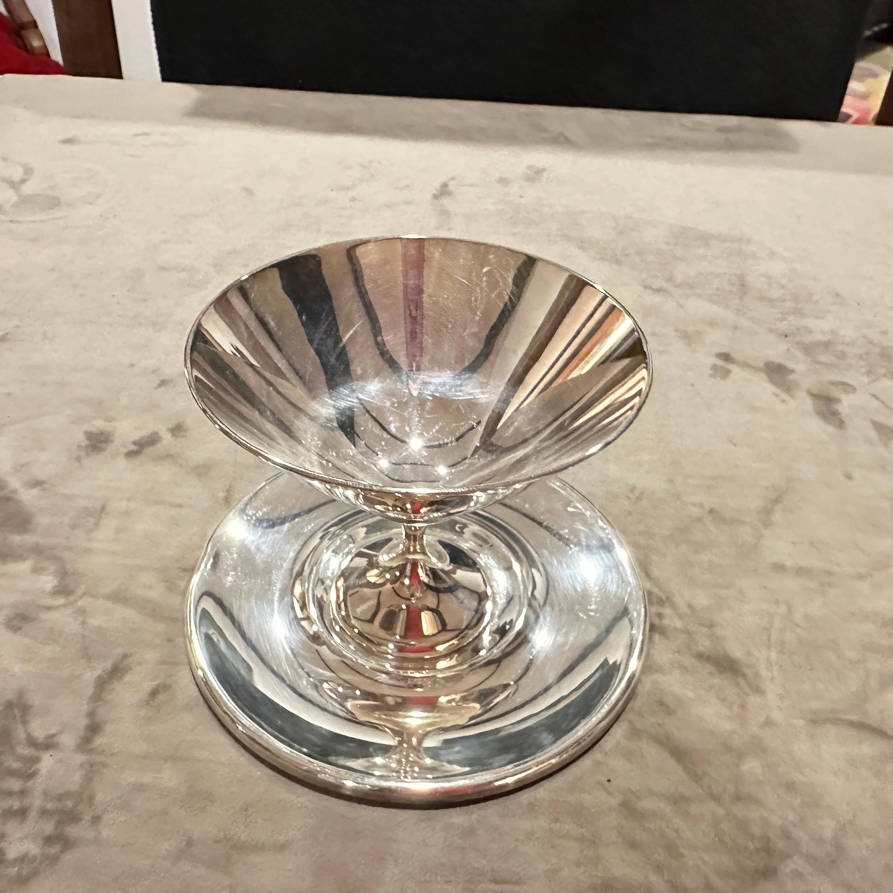 Set of Two 1980s Modern Minimalist Silver plated Cups by Lino Sabattini For Sale 5