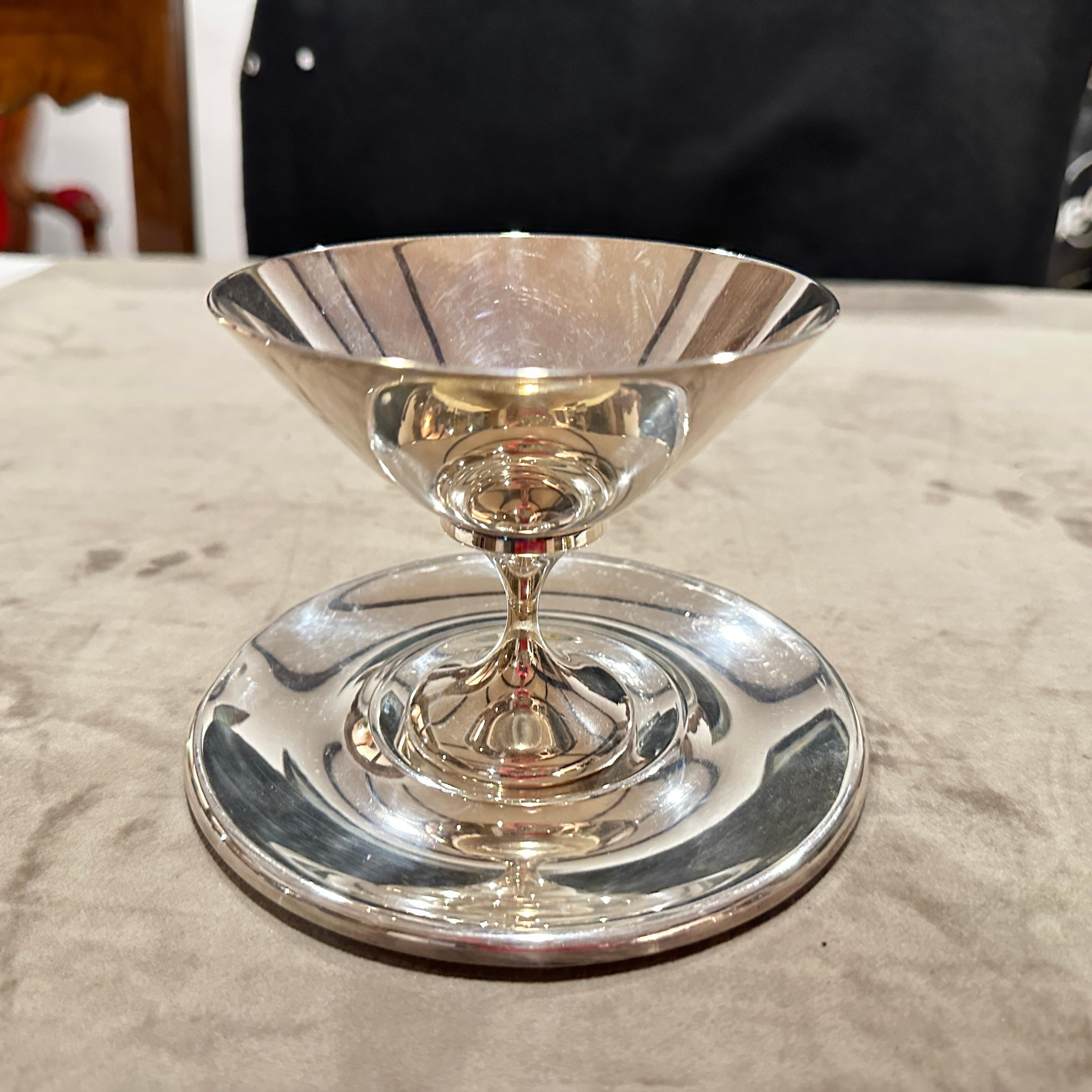 Set of Two 1980s Modern Minimalist Silver plated Cups by Lino Sabattini For Sale 7
