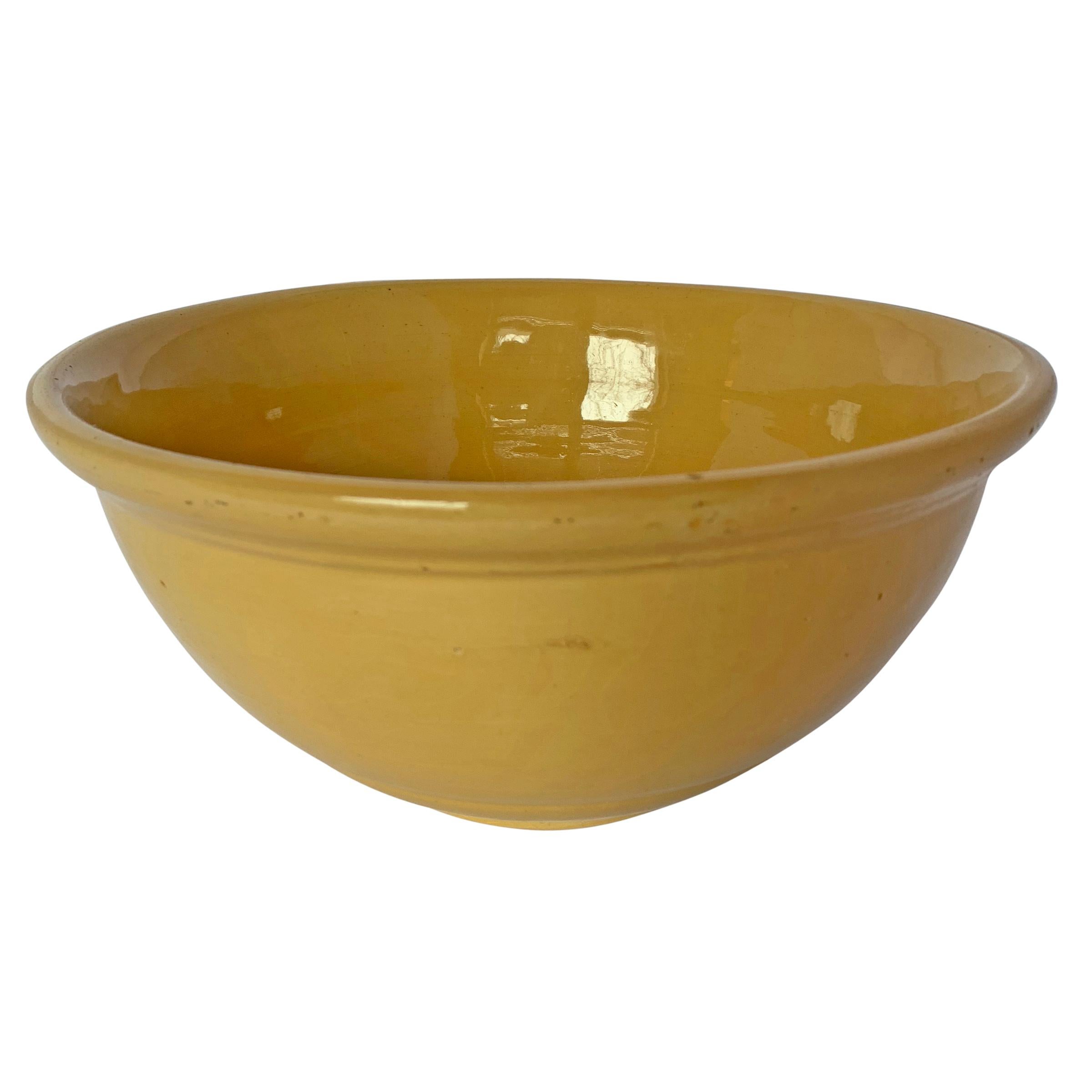Stoneware Set of Two 19th Century American Yellowware Mixing Bowls