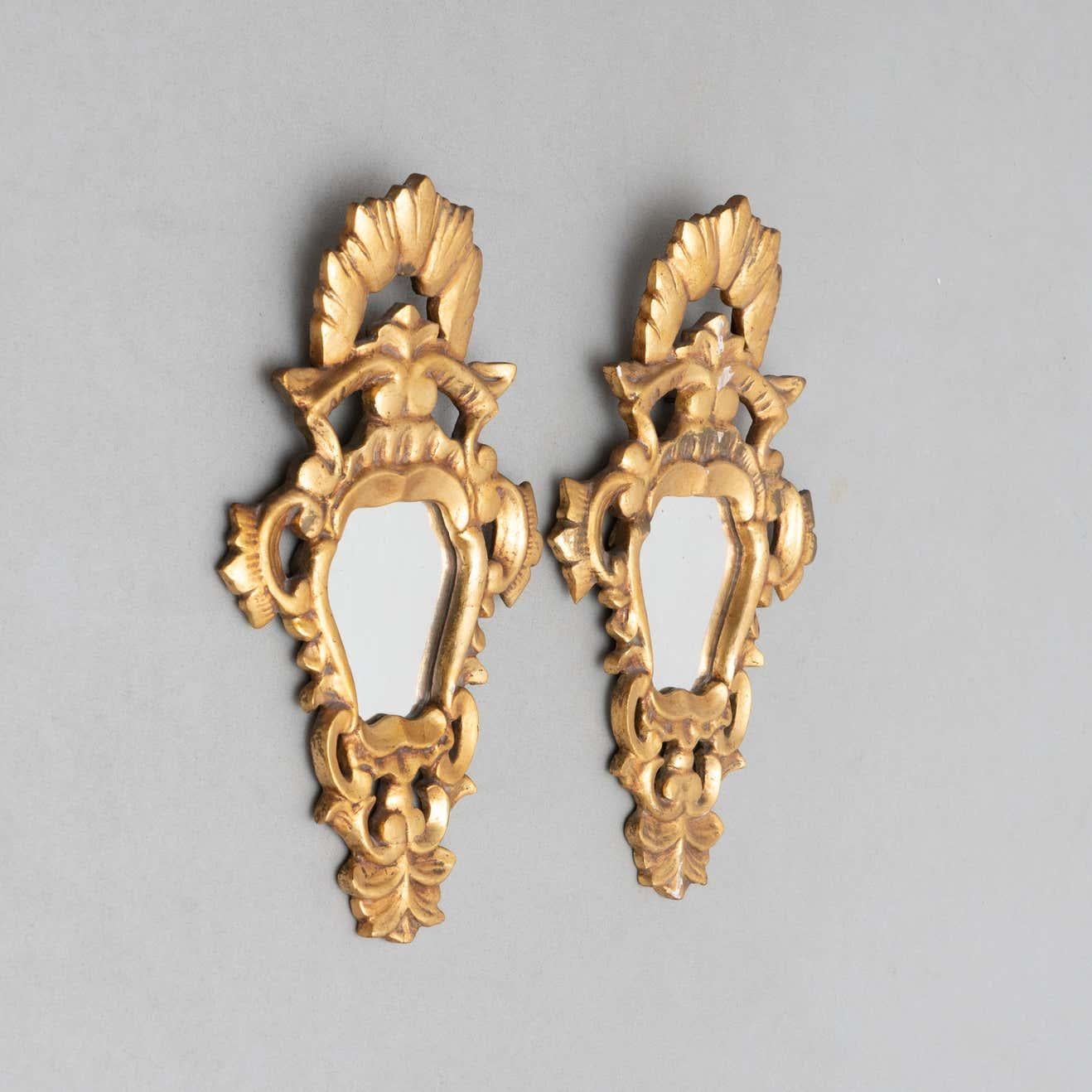 Set of Two 19th Century Antique Gold Cornucopia Mirrors In Good Condition In Barcelona, Barcelona