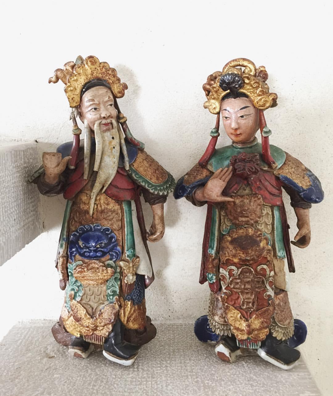 Qing Set of Two 19th Century Chinese Earthenware Decorative Wall-Hanging Figures