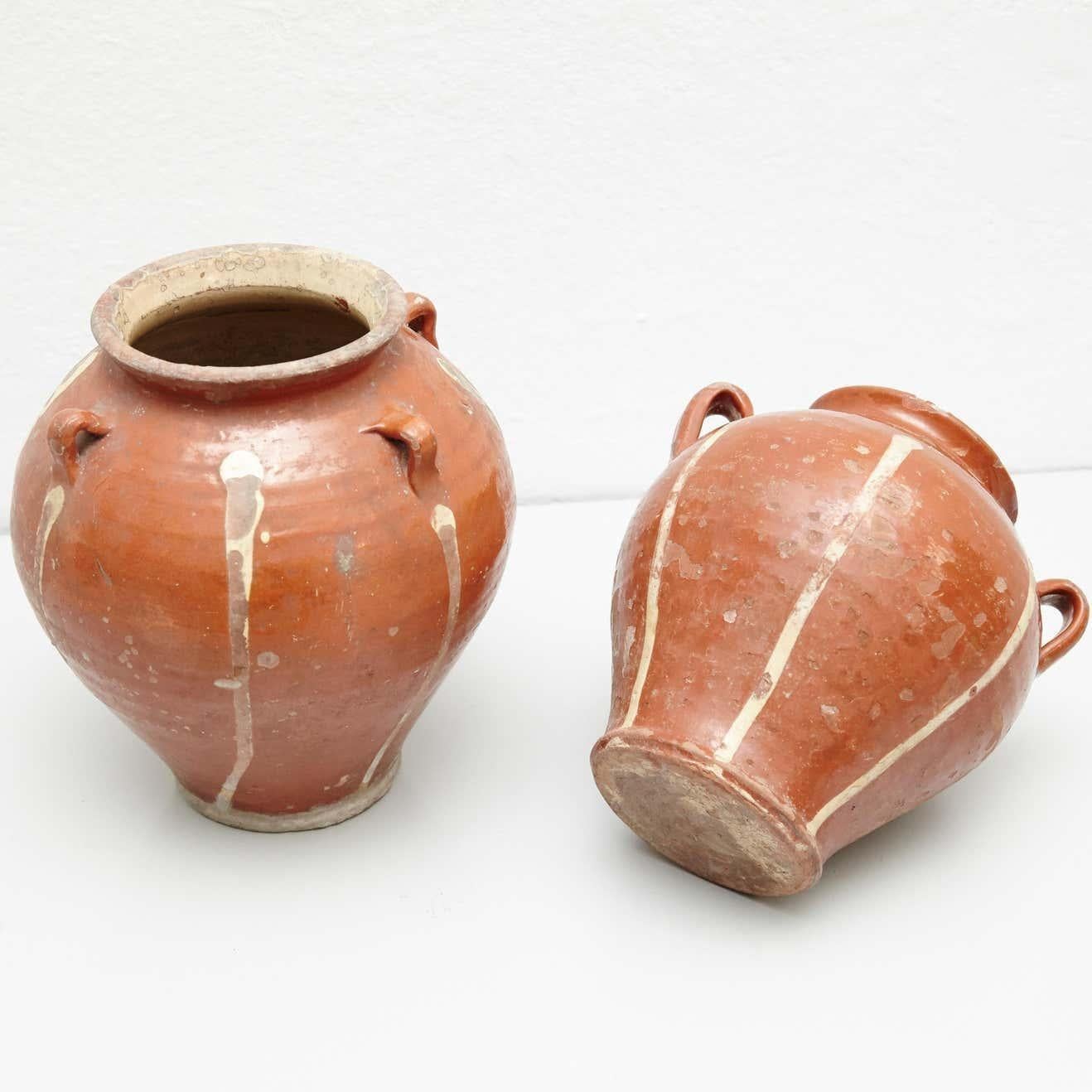 Ensemble de deux céramiques traditionnelles rustiques populaires du 19ème siècle peintes à la main en vente 8