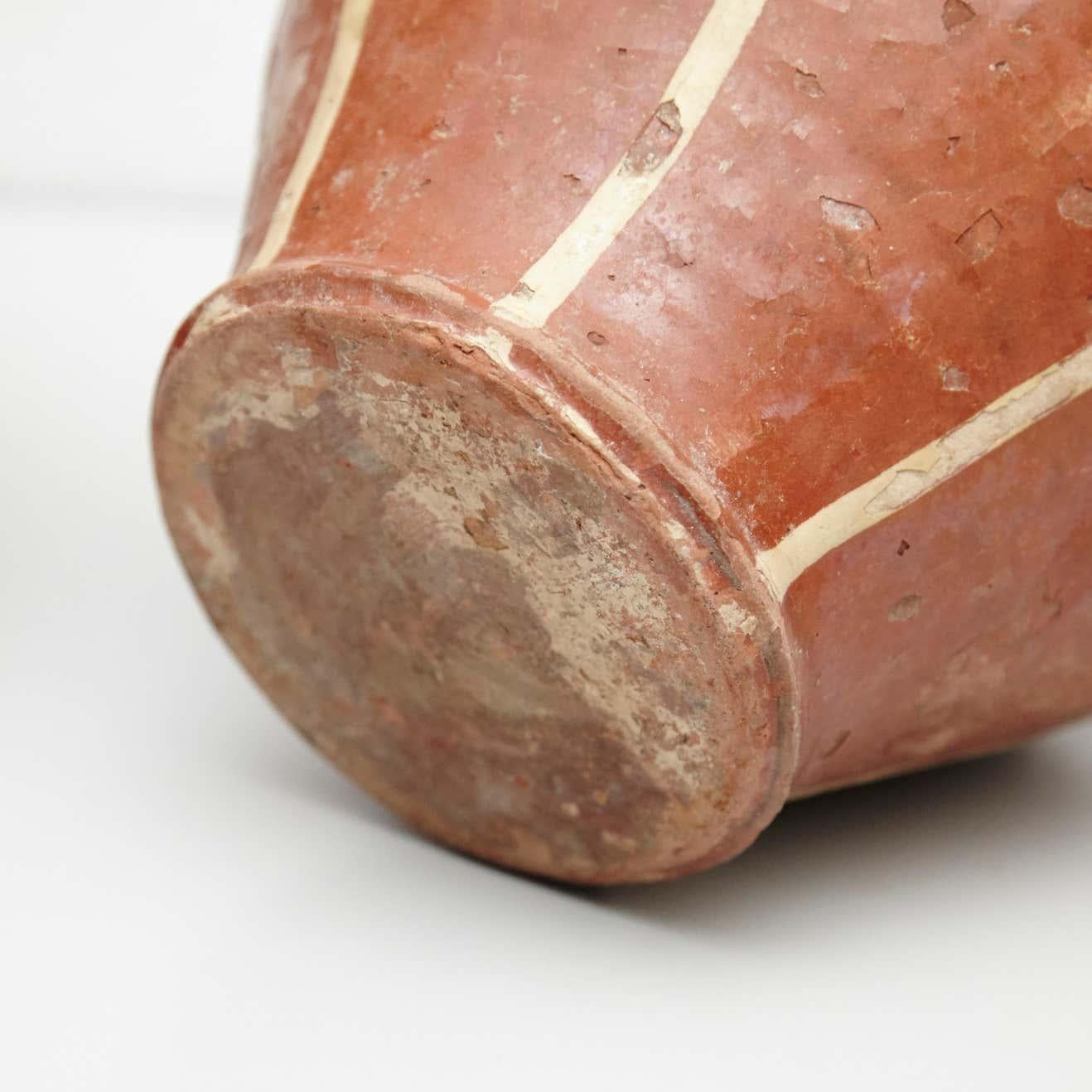 Ensemble de deux céramiques traditionnelles rustiques populaires du 19ème siècle peintes à la main en vente 9