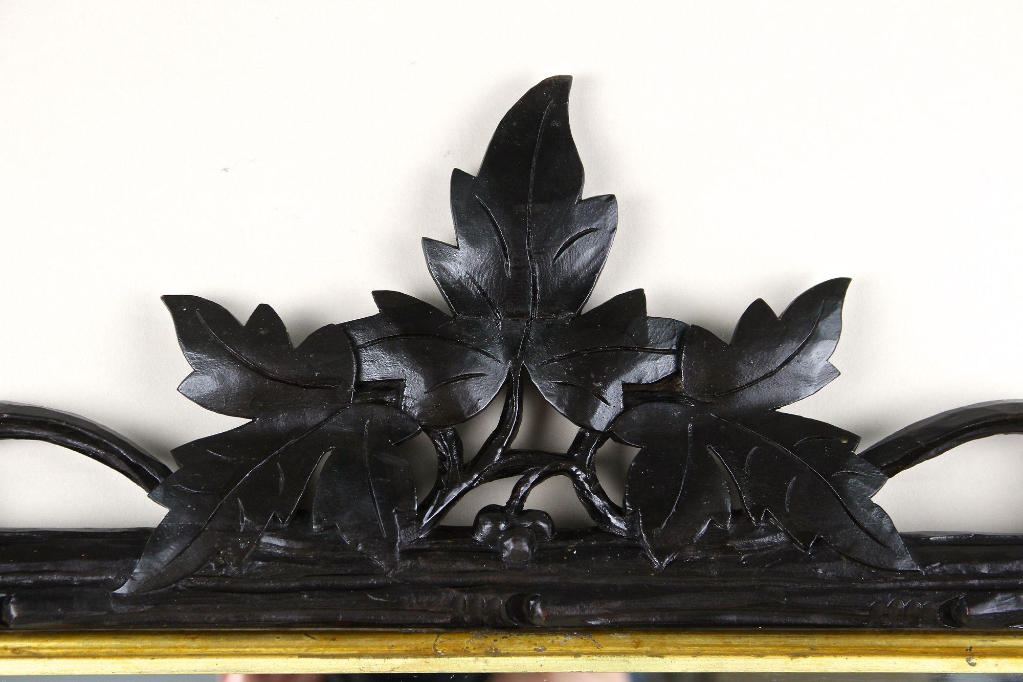 Ensemble de deux miroirs muraux rustiques Black Forest du 19e siècle, barres dorées, AT vers 1870 en vente 1