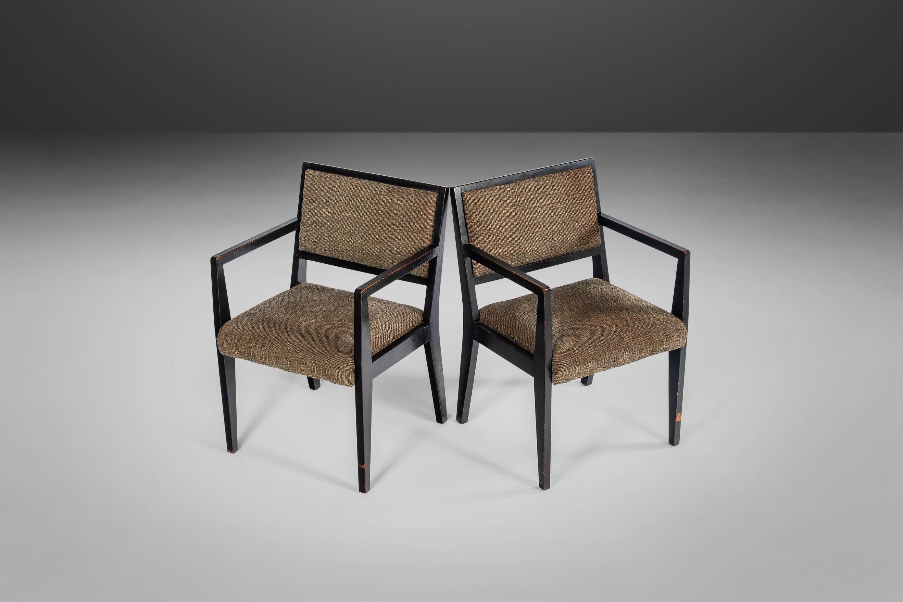 Set of 2 Patinaed Armchairs After Edward Wormley for Dunbar Chairs, USA, c. 1960 For Sale 11