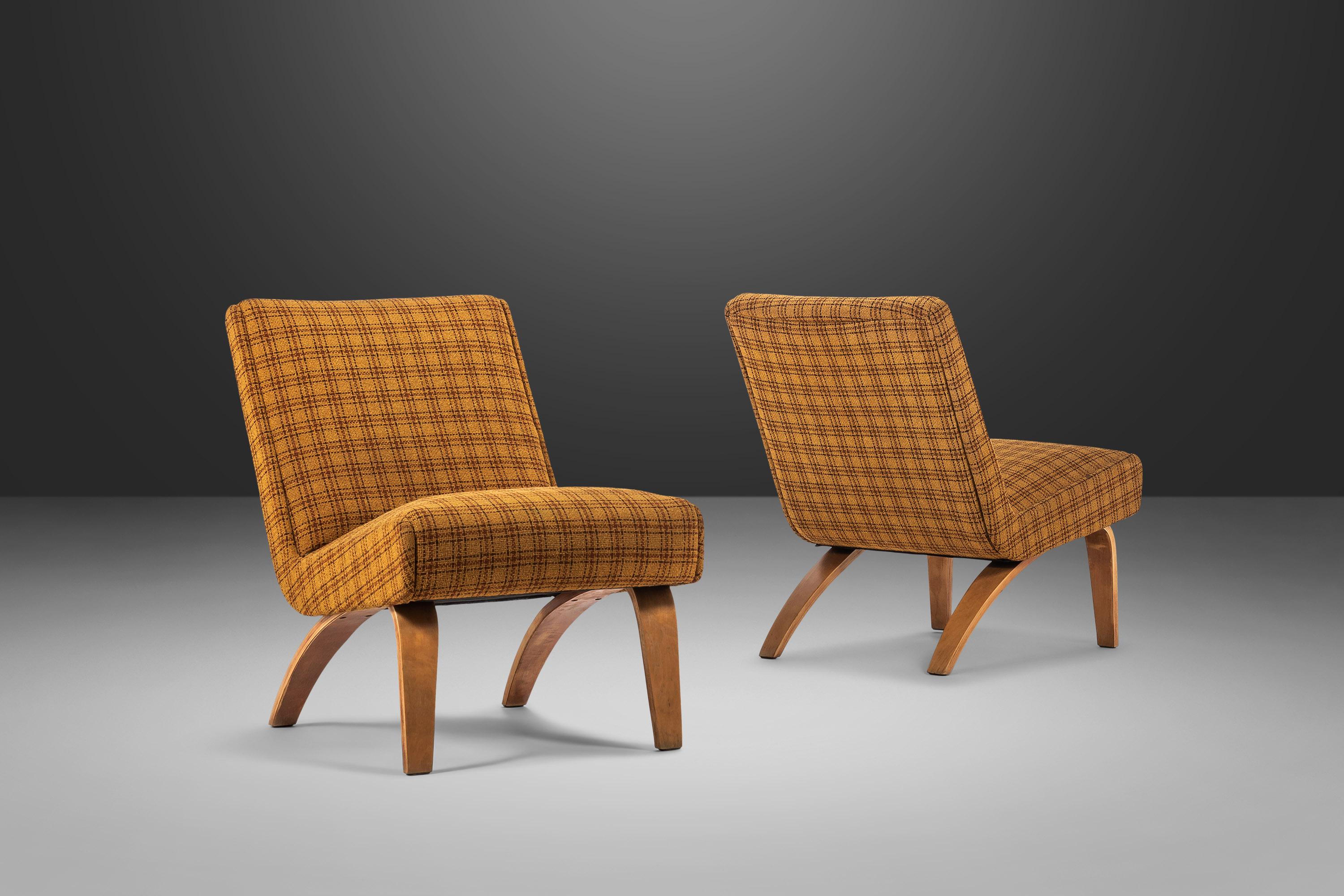 Mid-Century Modern Ensemble de deux chaises pantoufles « 2 » en bois cintré en tissu d'origine de Thonet, États-Unis, années 1940 en vente