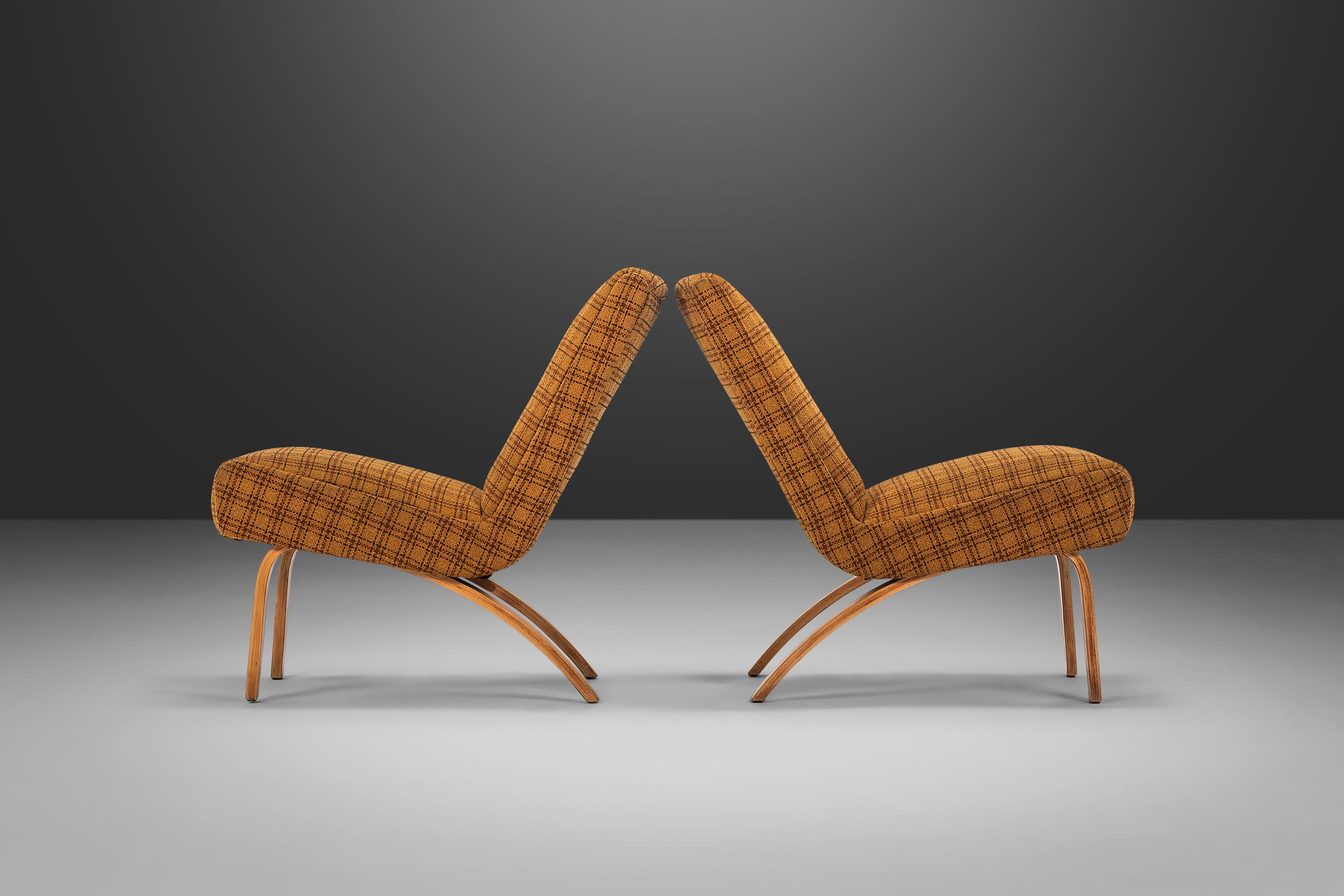 Mid-Century Modern Set of Two '2' Bentwood Slipper Chairs in Original Fabric by Thonet, USA, 1940s For Sale