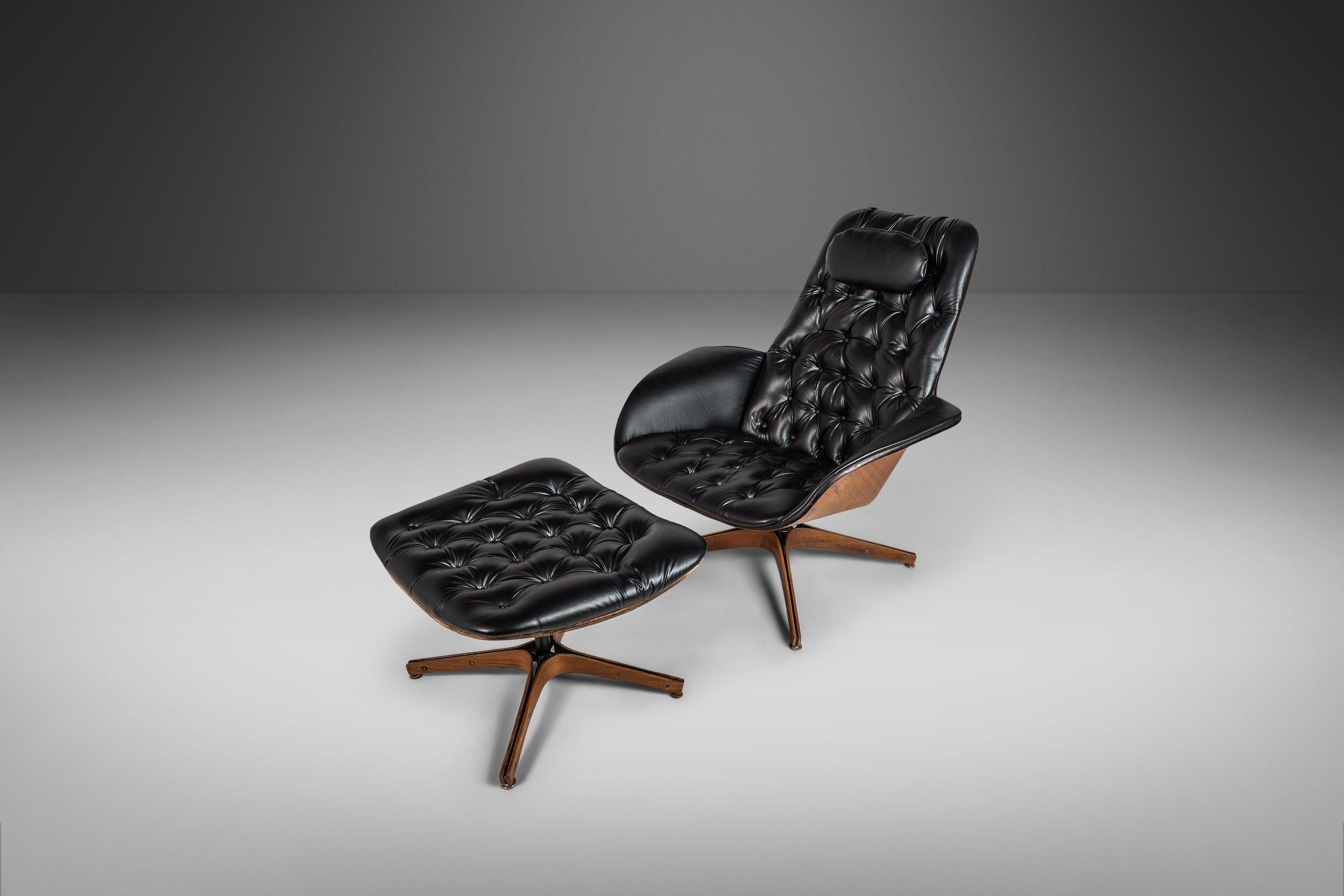 Mid-Century Modern Pair Complimentary Lounge Chairs and Ottomans by George Mulhauser for Plycraft
