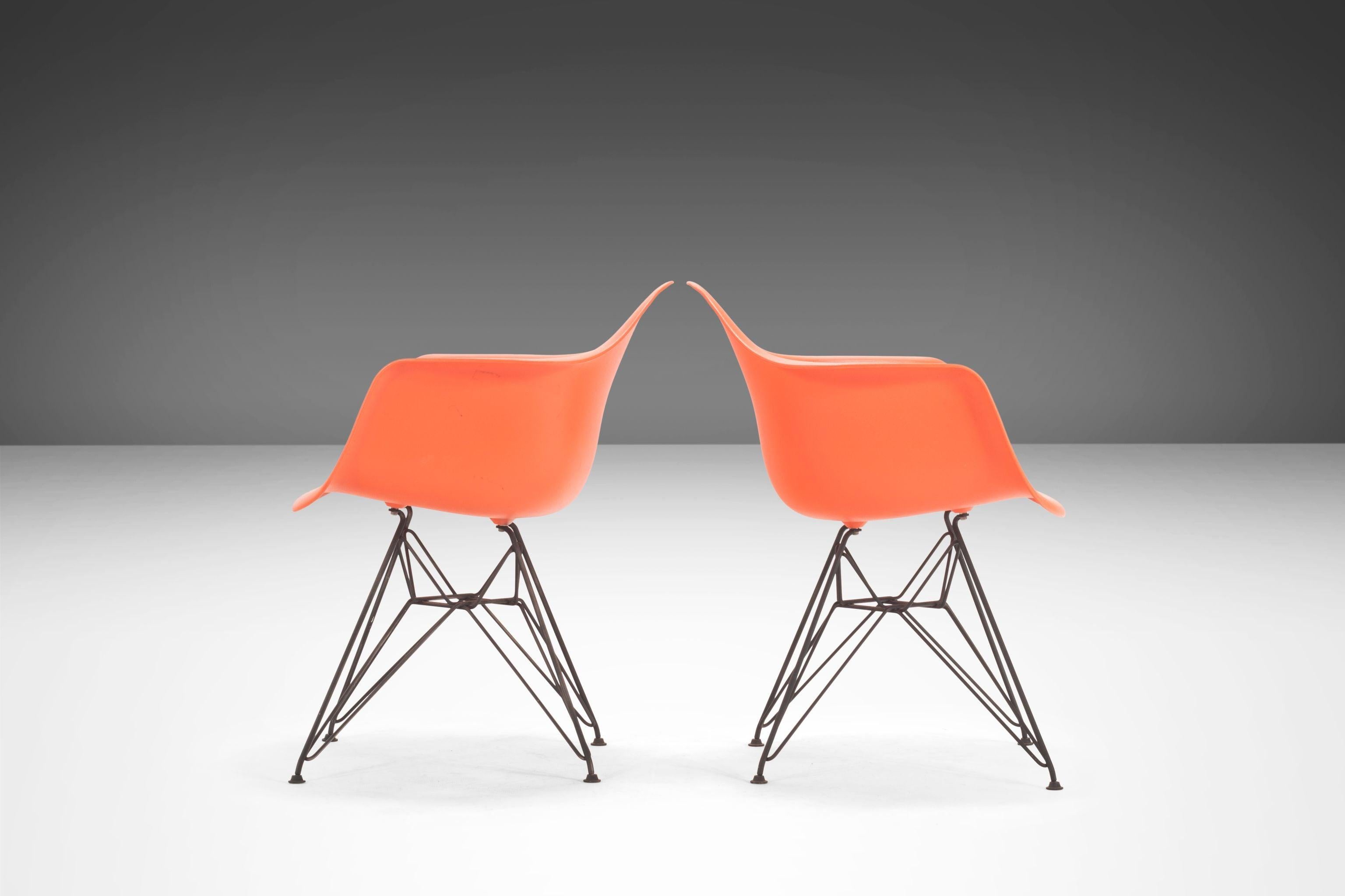 Contemporary Set of Two '2' Charles & Ray Eames for Herman Miller DAR Chairs w/ Eiffel Bases