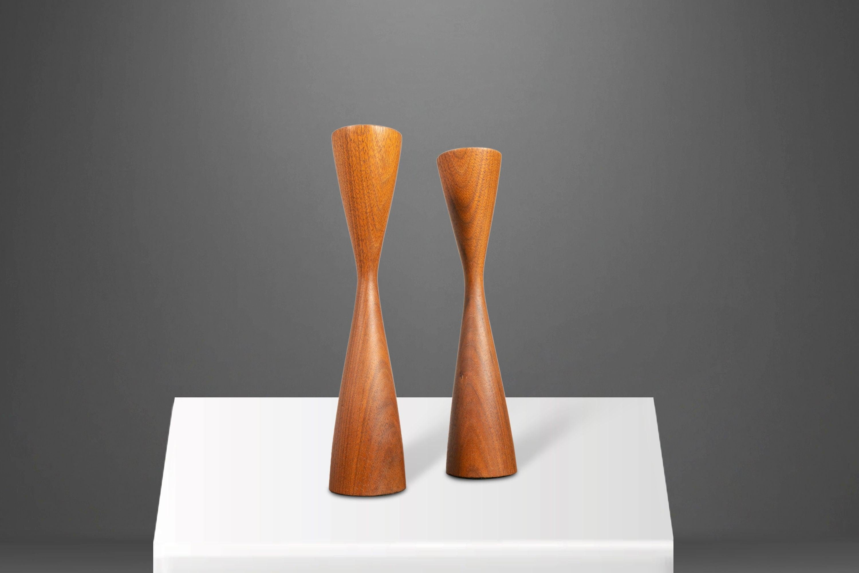 Set of Two '2' Danish Mid-Century Modern Candlestick Holders in Walnut For Sale 2