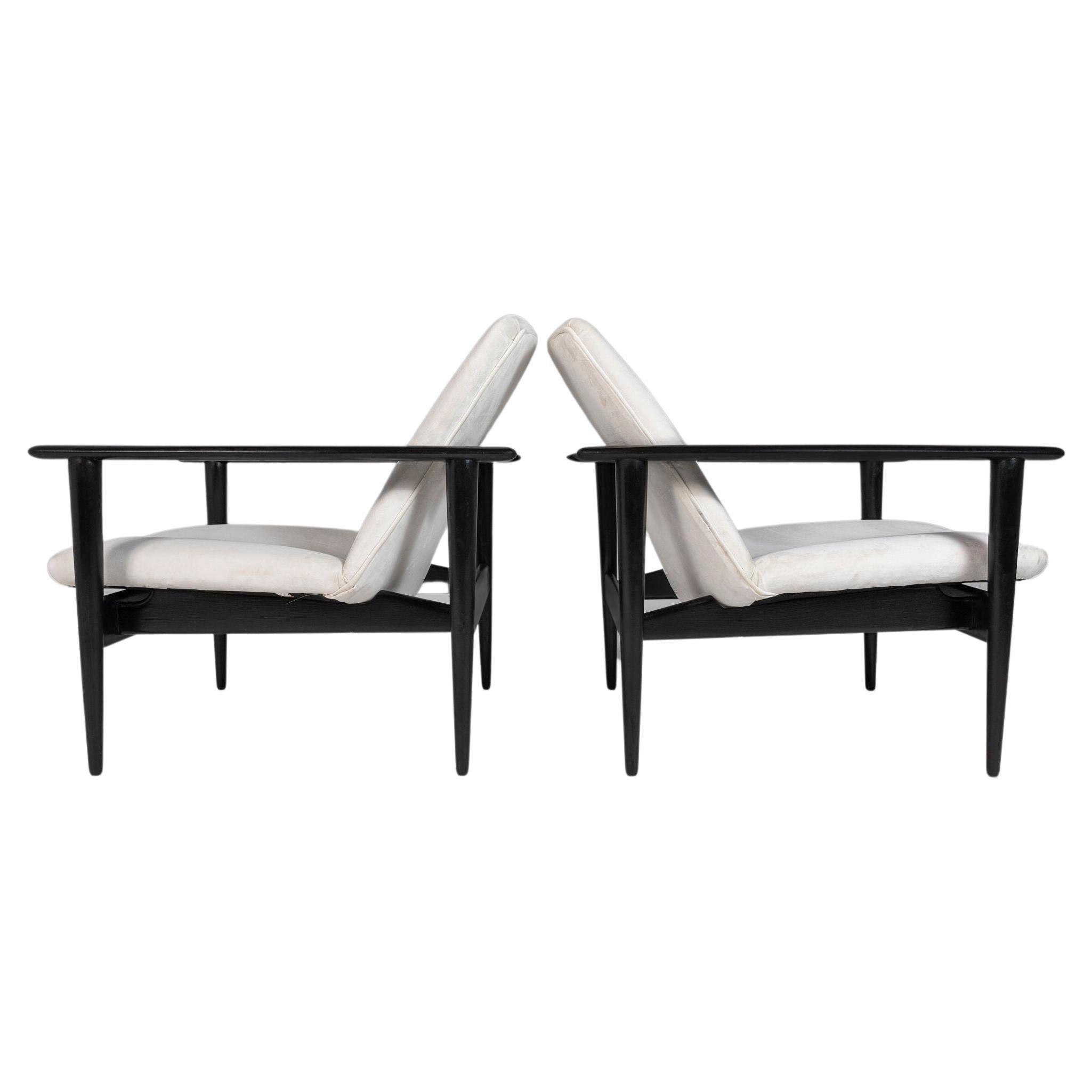 Set of Two '2' Ebonized Danish Modern Lounge Chairs Attributed to Hans Wegner For Sale
