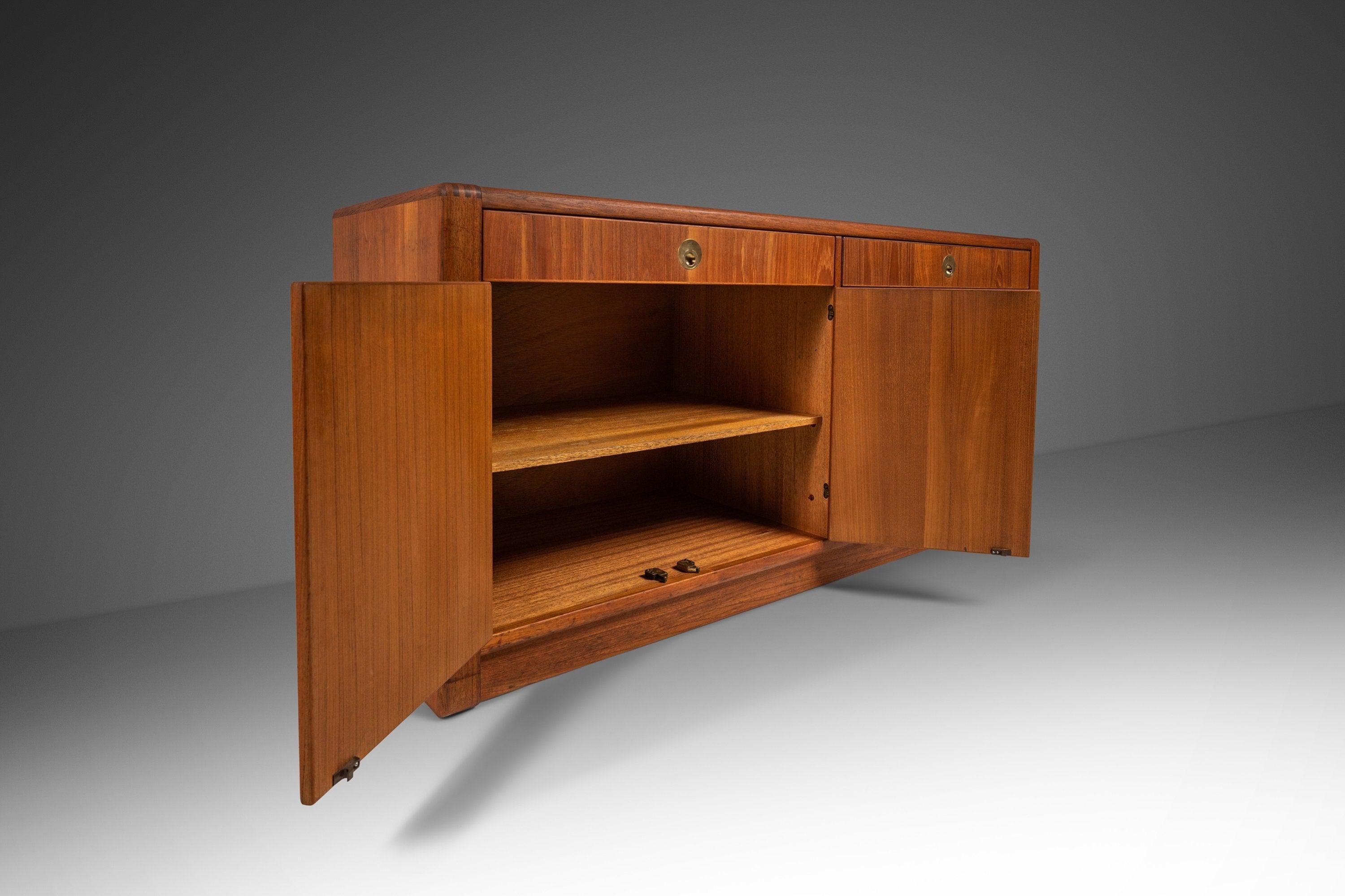 Unknown Set of Two (2) Elegant Mid Century Modern Cabinets Sideboards Credenzas in Teak  For Sale