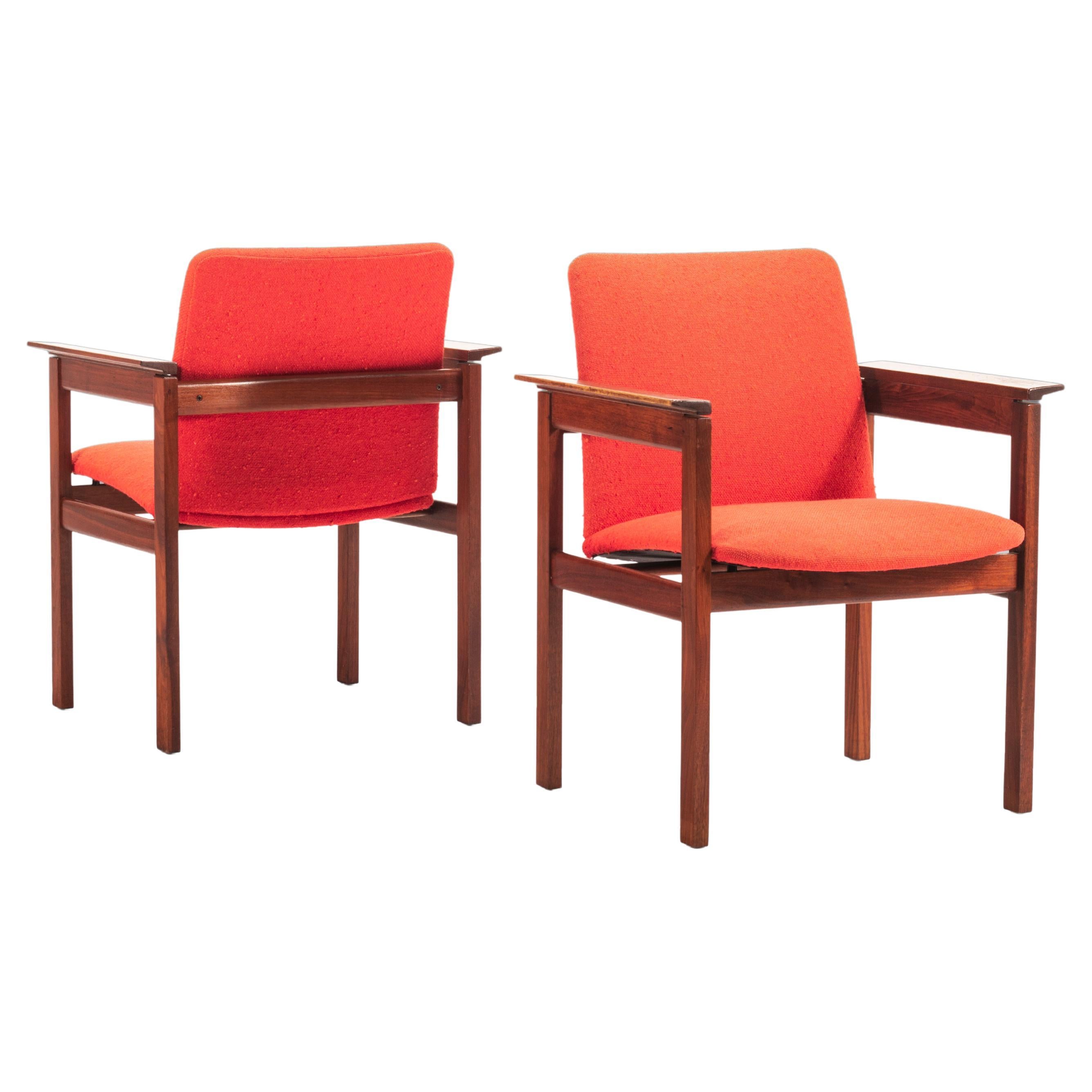 Set of Two '2' Jens Risom Armchairs / Accent Chairs on Walnut Frames, USA, 1960s For Sale