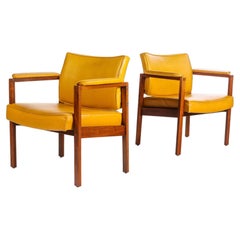 Vintage Set of Two '2' Lounge Chairs in Walnut & Vinyl After Jens Risom, USA, c. 1960's